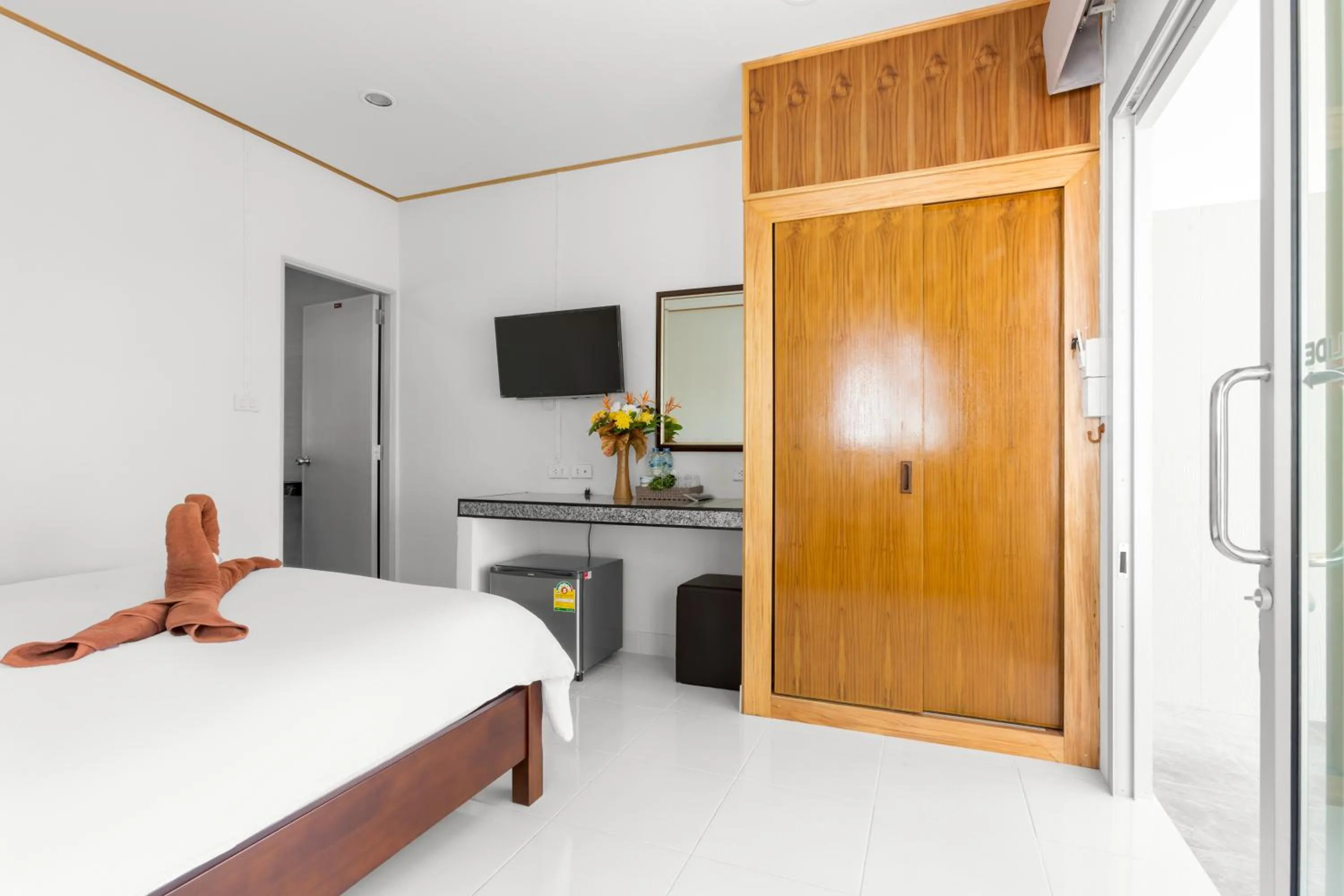 Bedroom, Bed in Lanta Coral Beach Resort