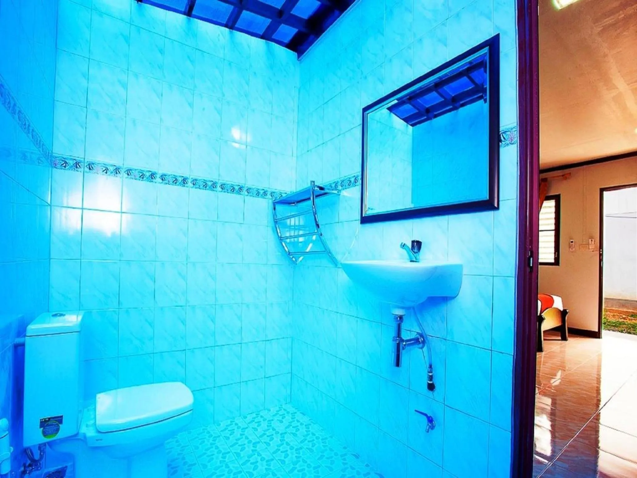 Bathroom in Lanta Coral Beach Resort