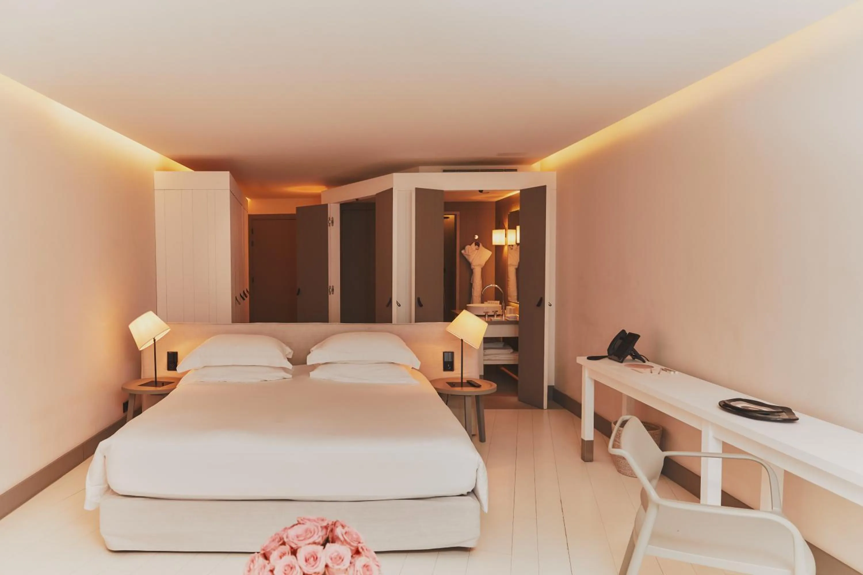 Bed in Hôtel Plage Palace & Spa