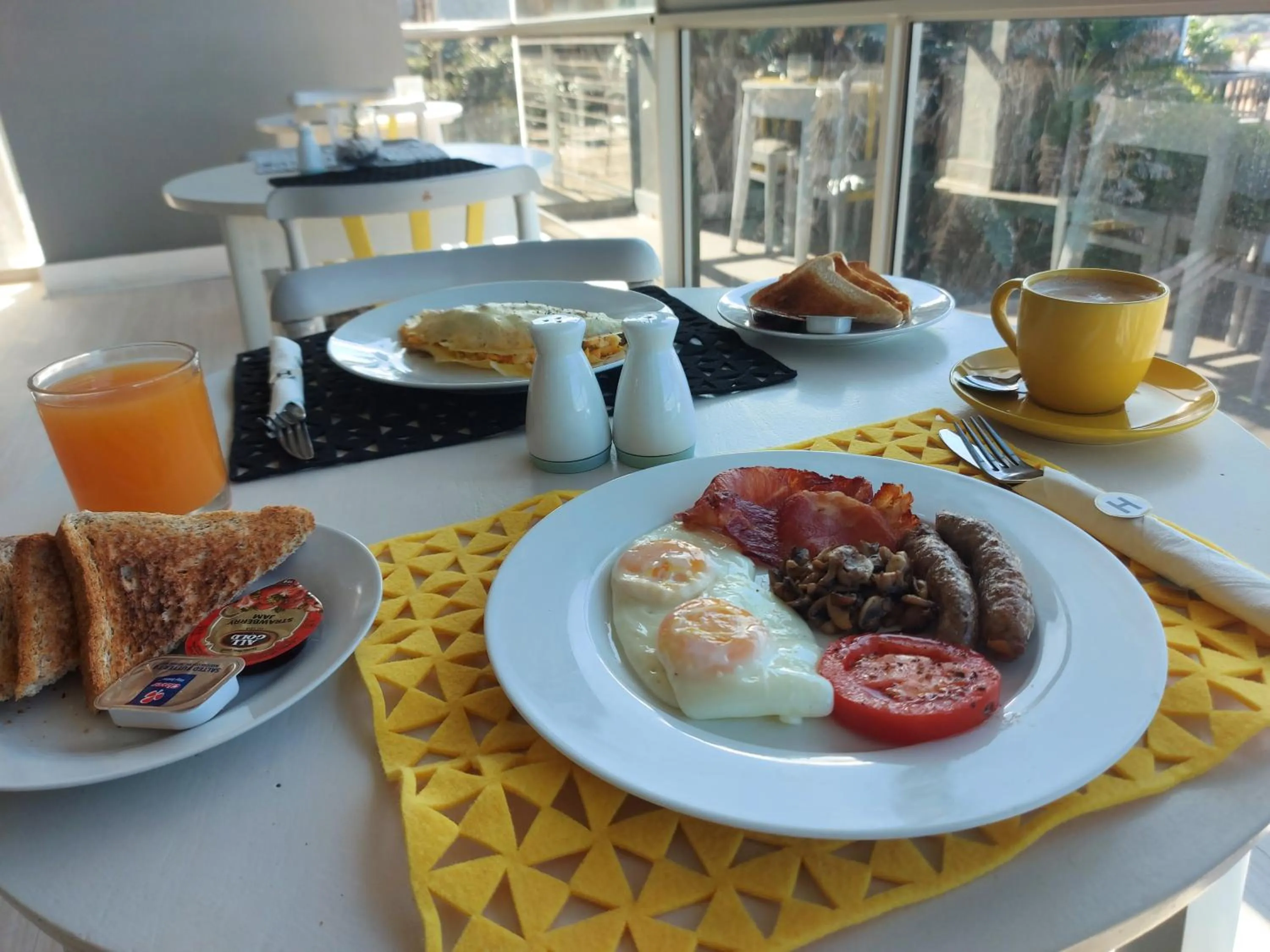 Breakfast in The Hampton Exclusive Guesthouse