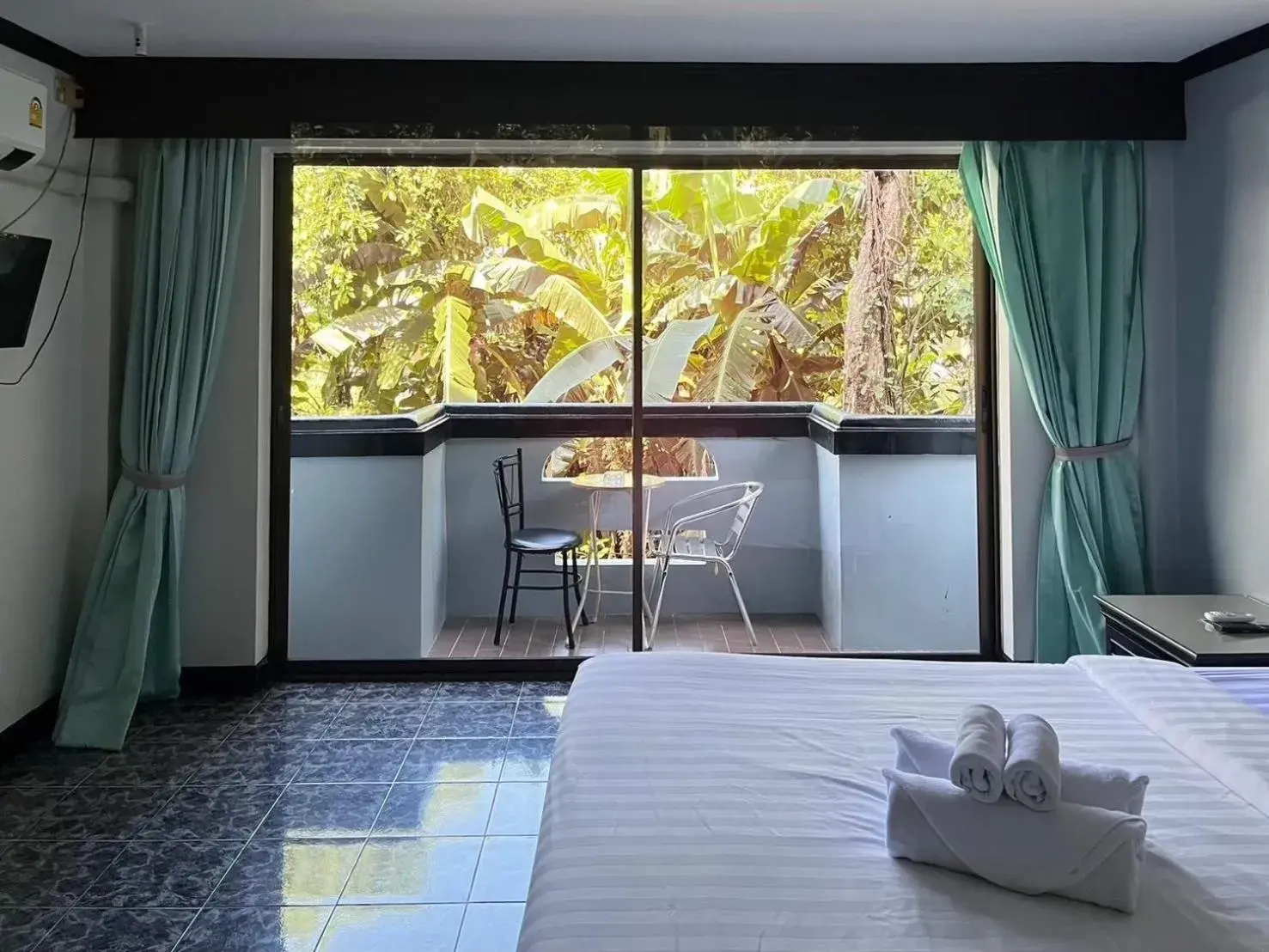 Double Room with Balcony in NR Nanai Patong Double Room with Balcony in NR Nanai Patong