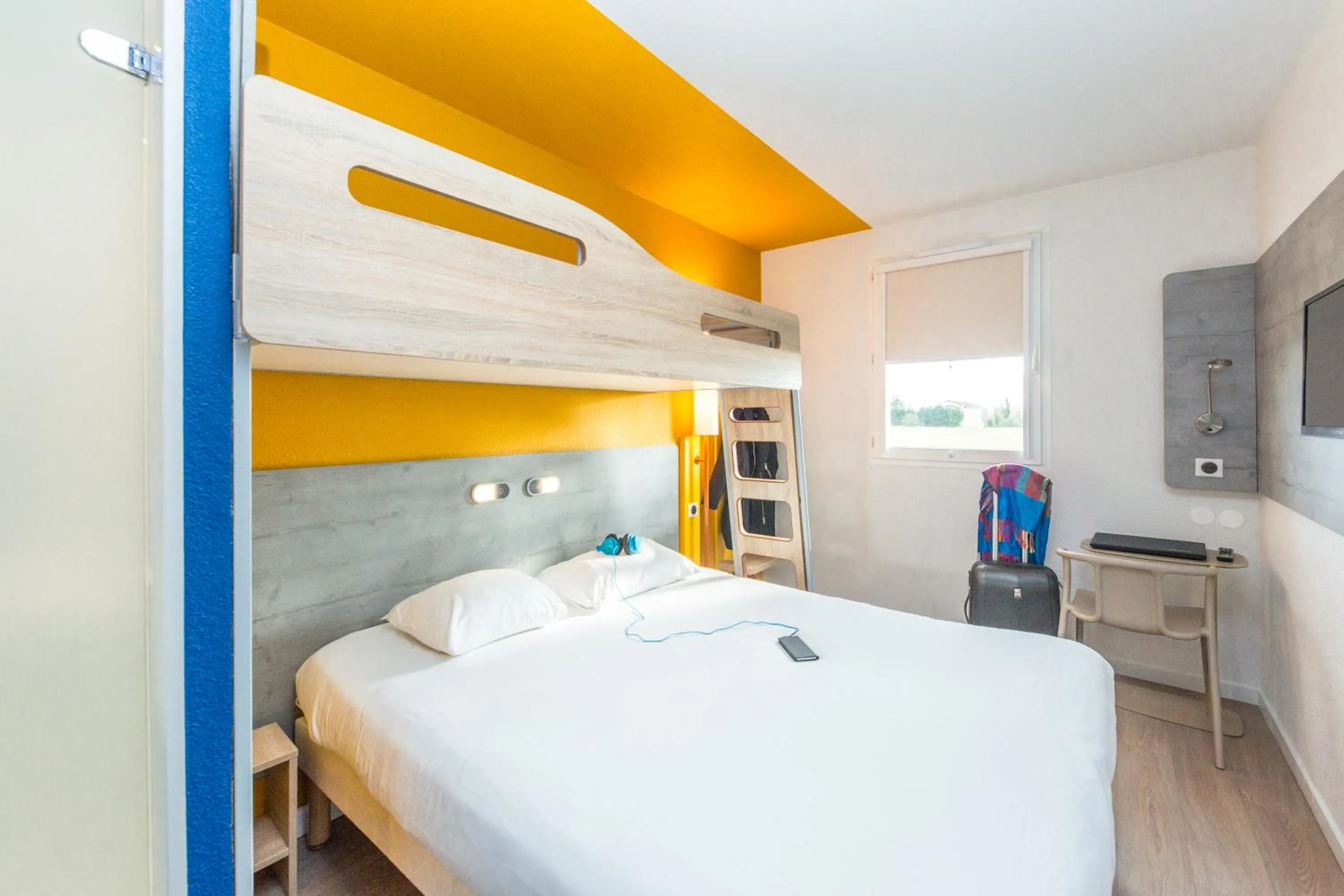 Bedroom, Bed in Ibis Budget Marmande