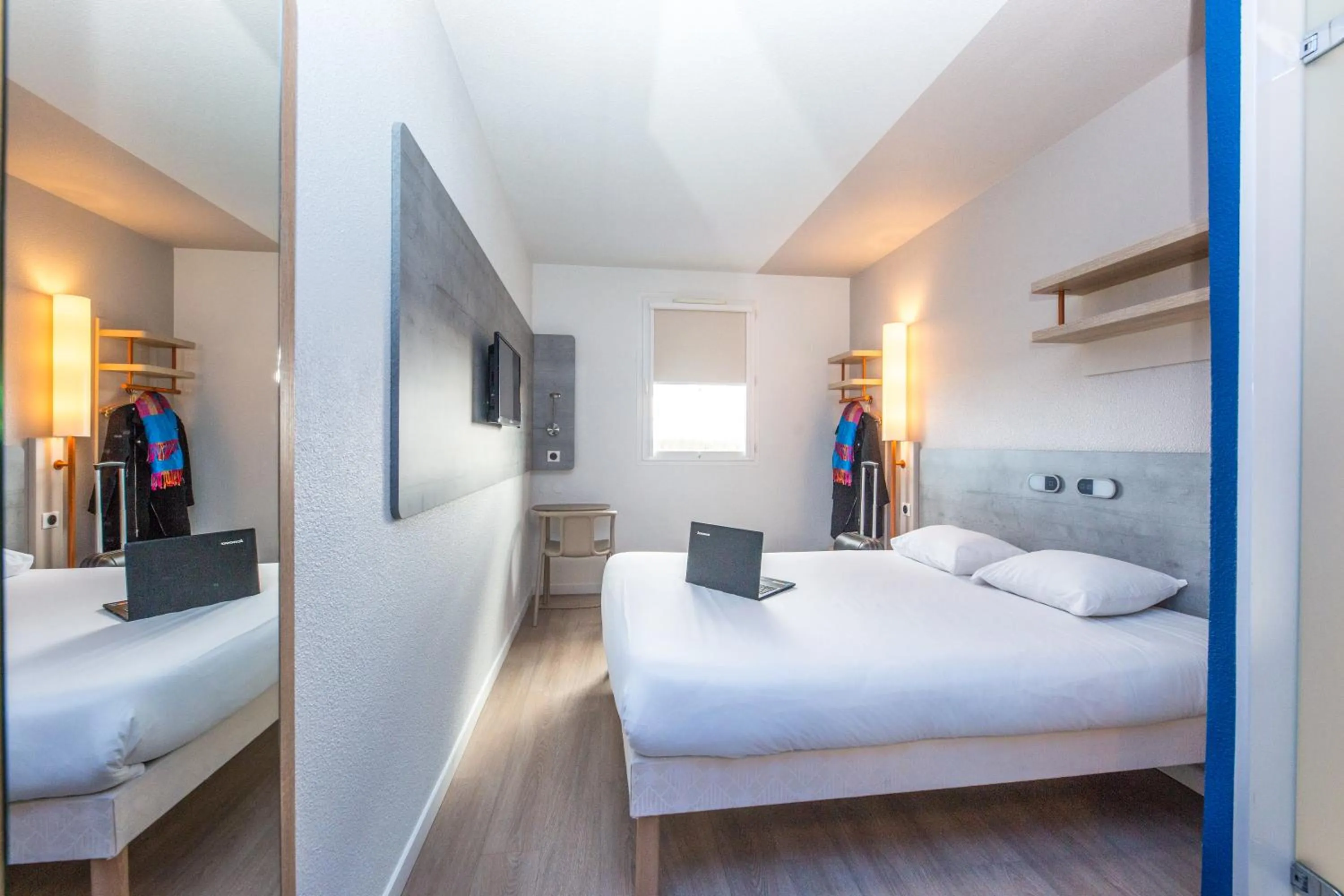 Bedroom, Bed in Ibis Budget Marmande