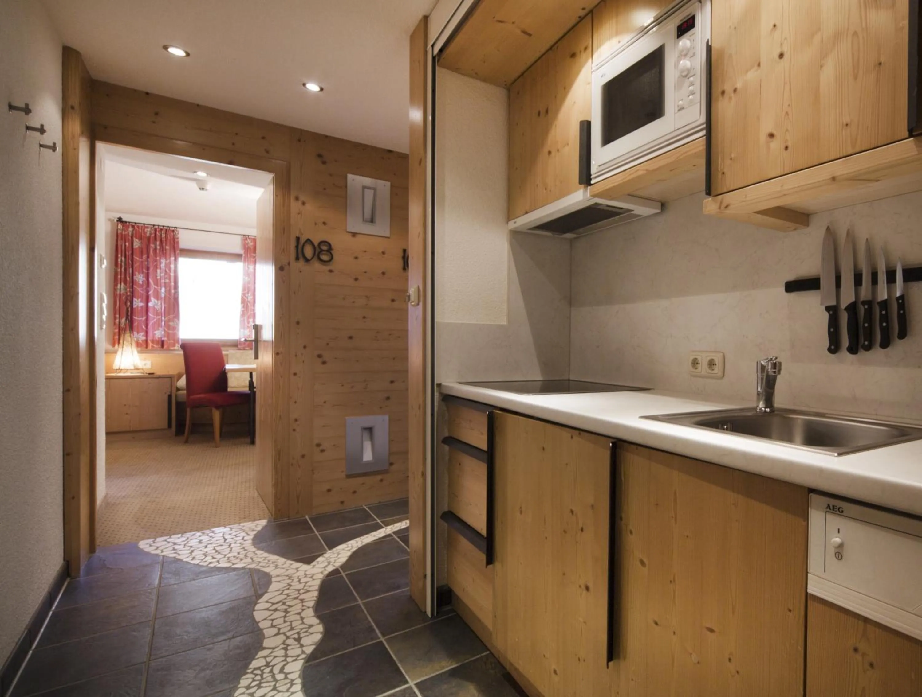 Kitchen or kitchenette in Schönblick - Gurgl B&B