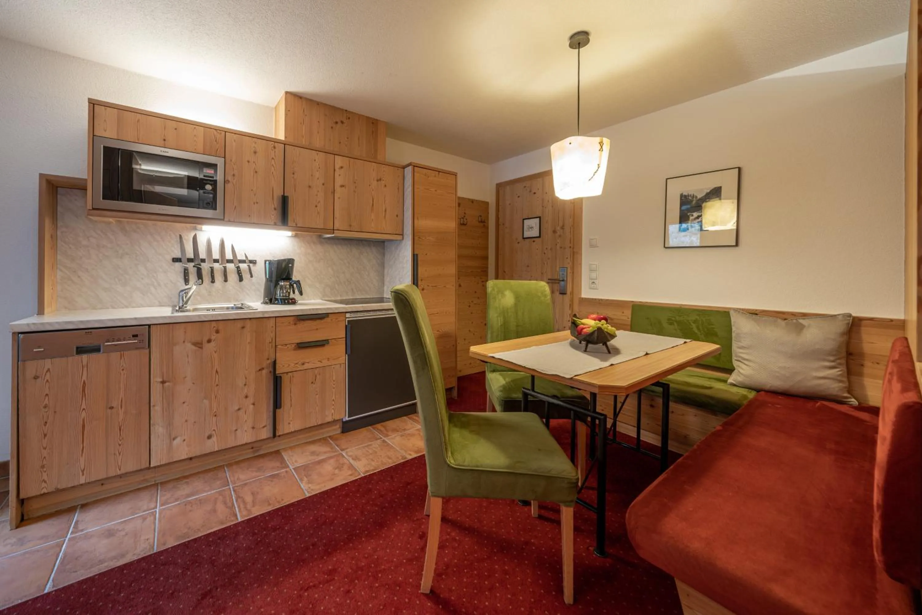 Kitchen or kitchenette in Schönblick - Gurgl B&B