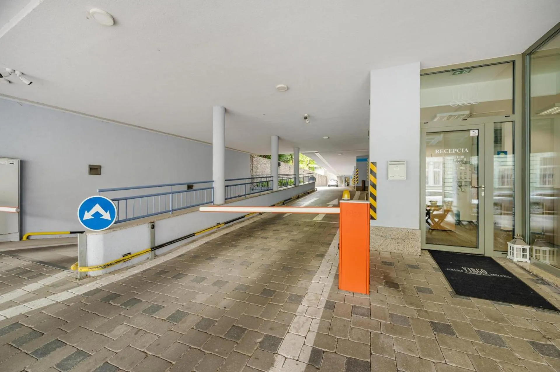 Facade/entrance in Apart Hotel VIRGO