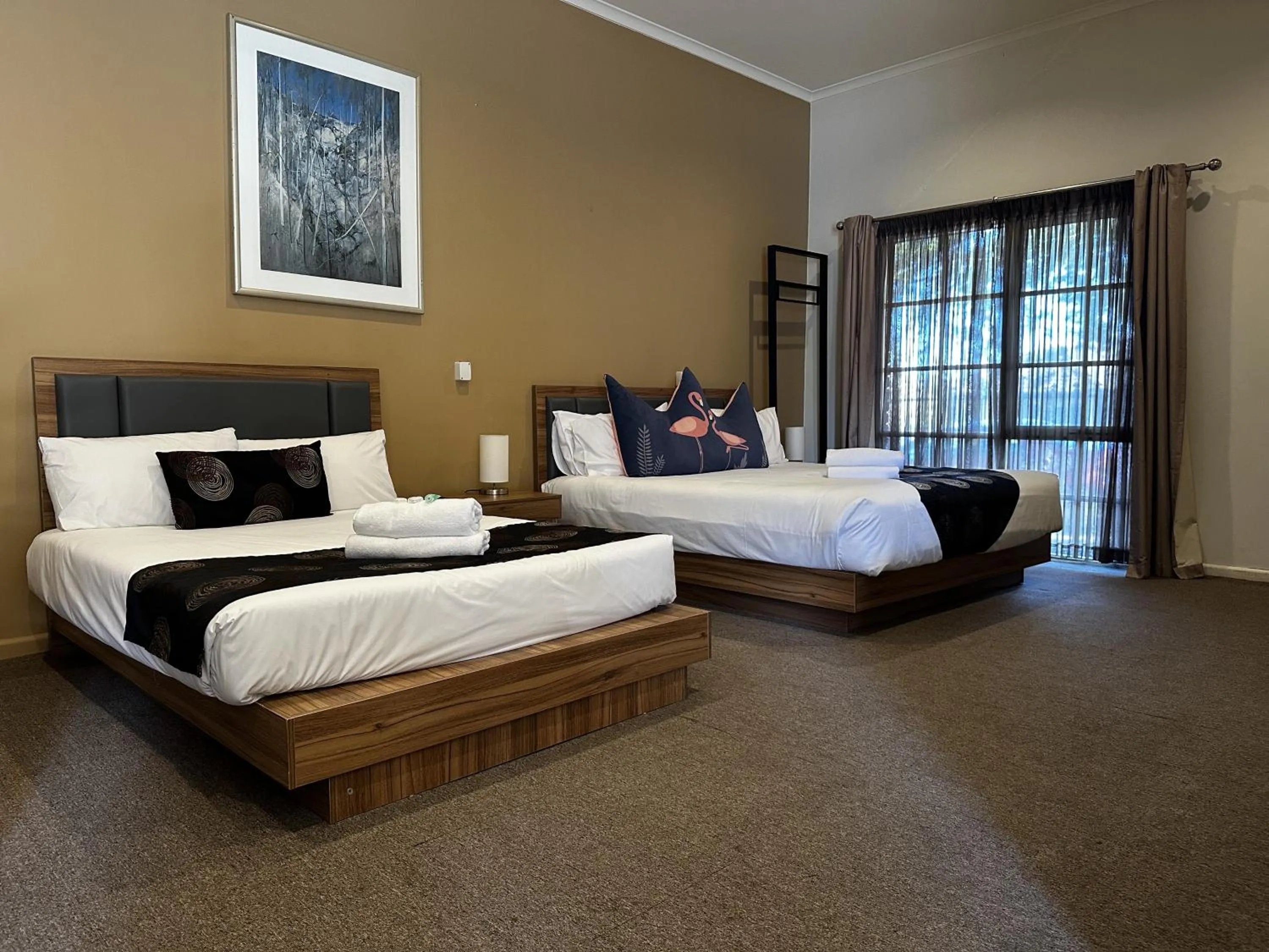 Bed in Greensborough Motel