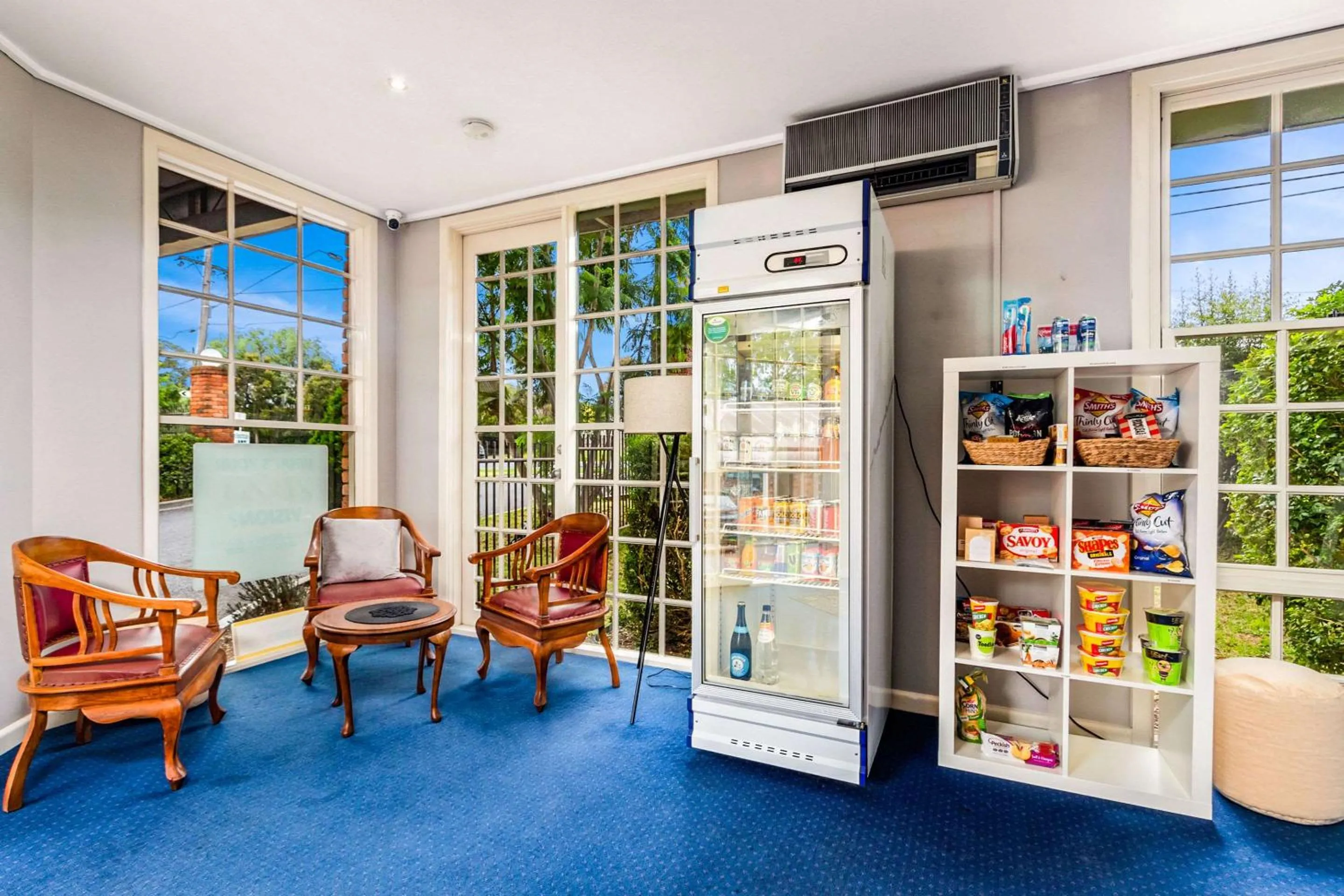 Lobby or reception in Greensborough Motel