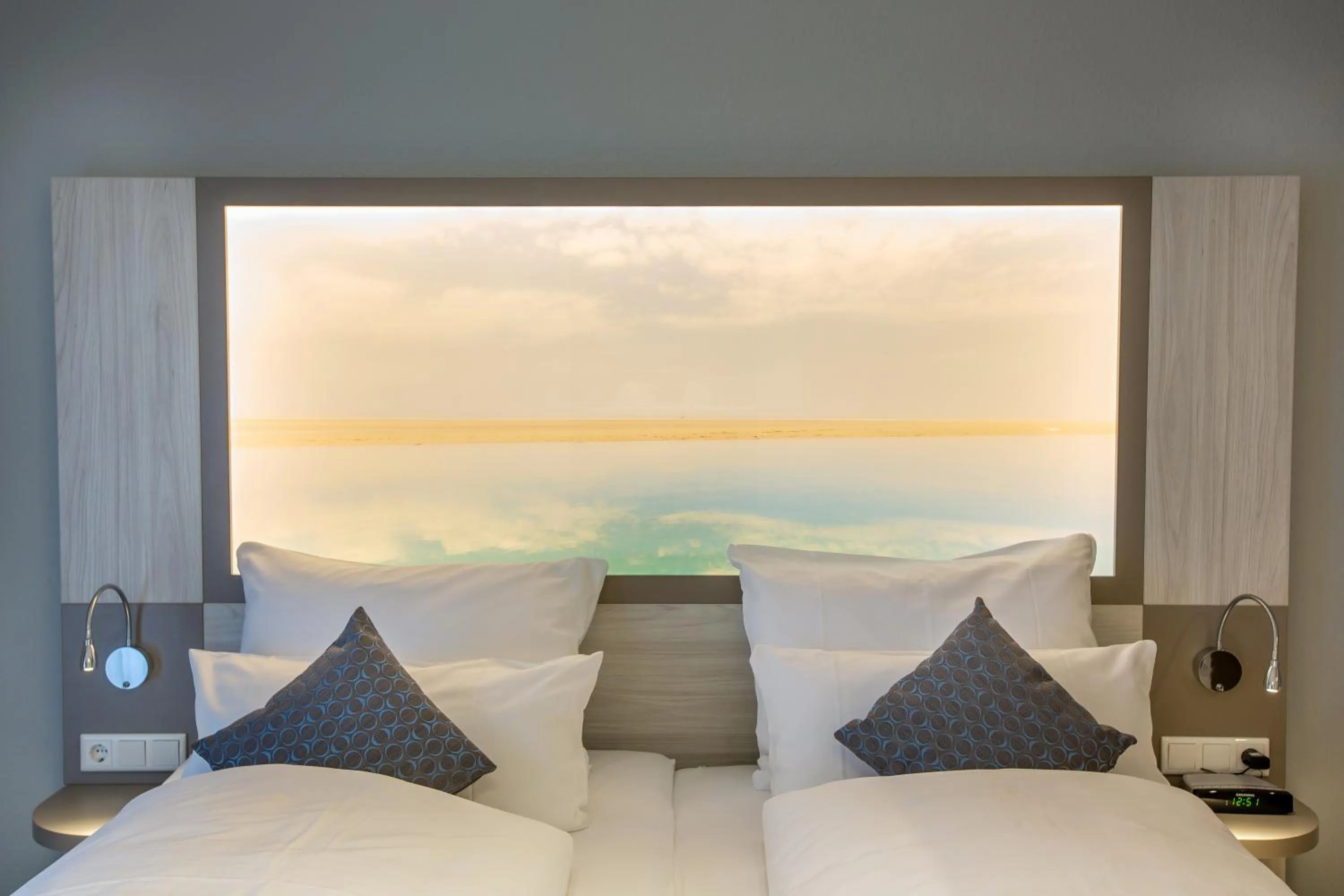 Photo of the whole room, Bed in Nordsee Lodge