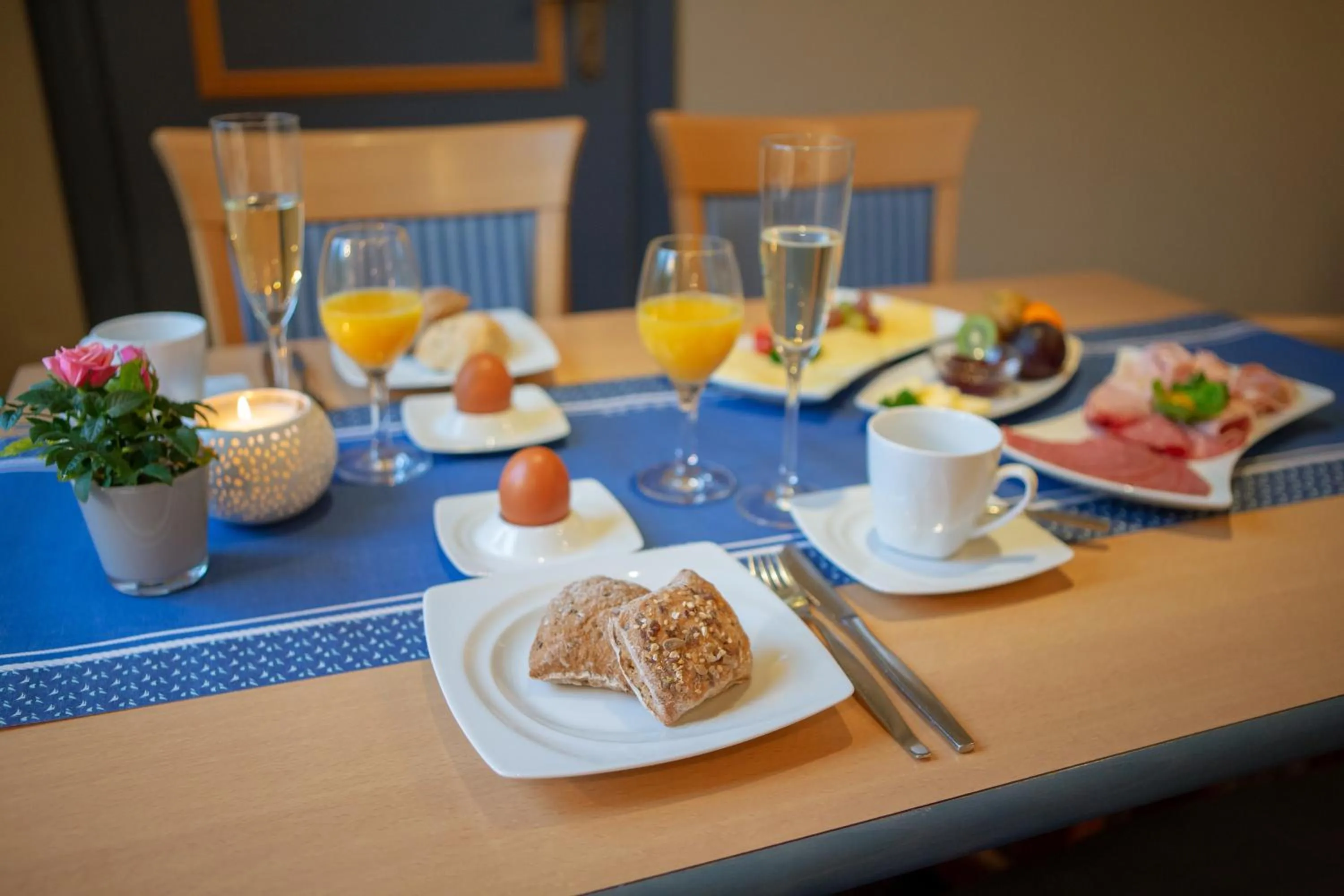 Buffet breakfast in Nordsee Lodge