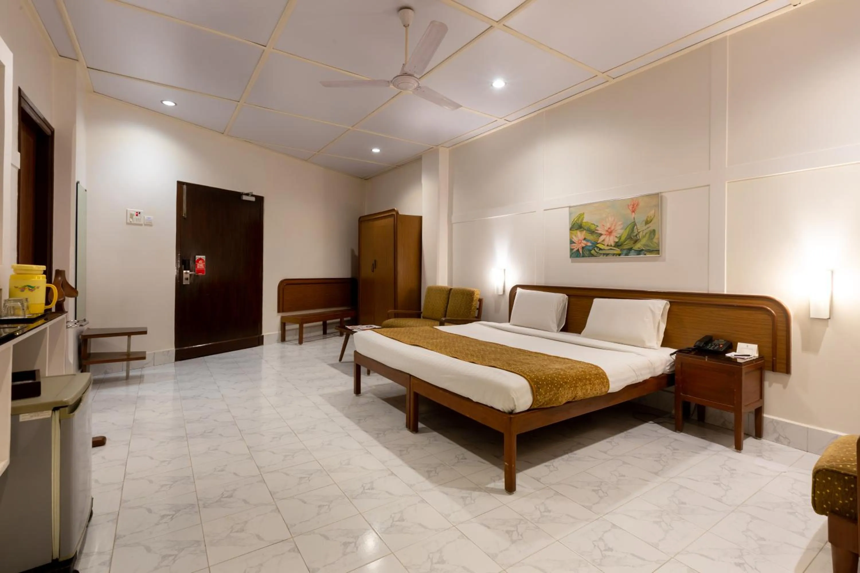 Bedroom, Bed in Grand Hotel Mumbai - Ballard Estate, Fort