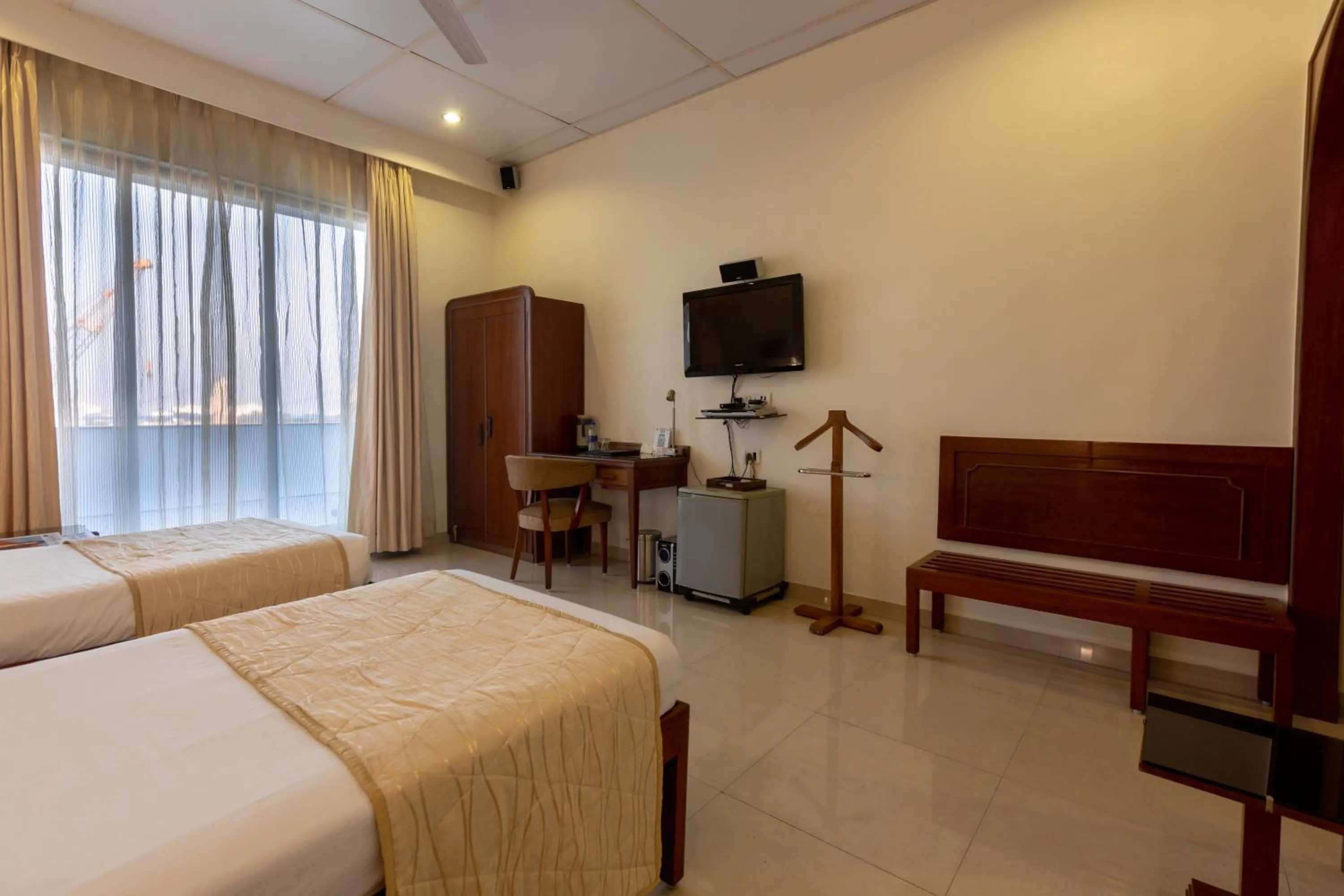 Bedroom, Bed in Grand Hotel Mumbai - Ballard Estate, Fort