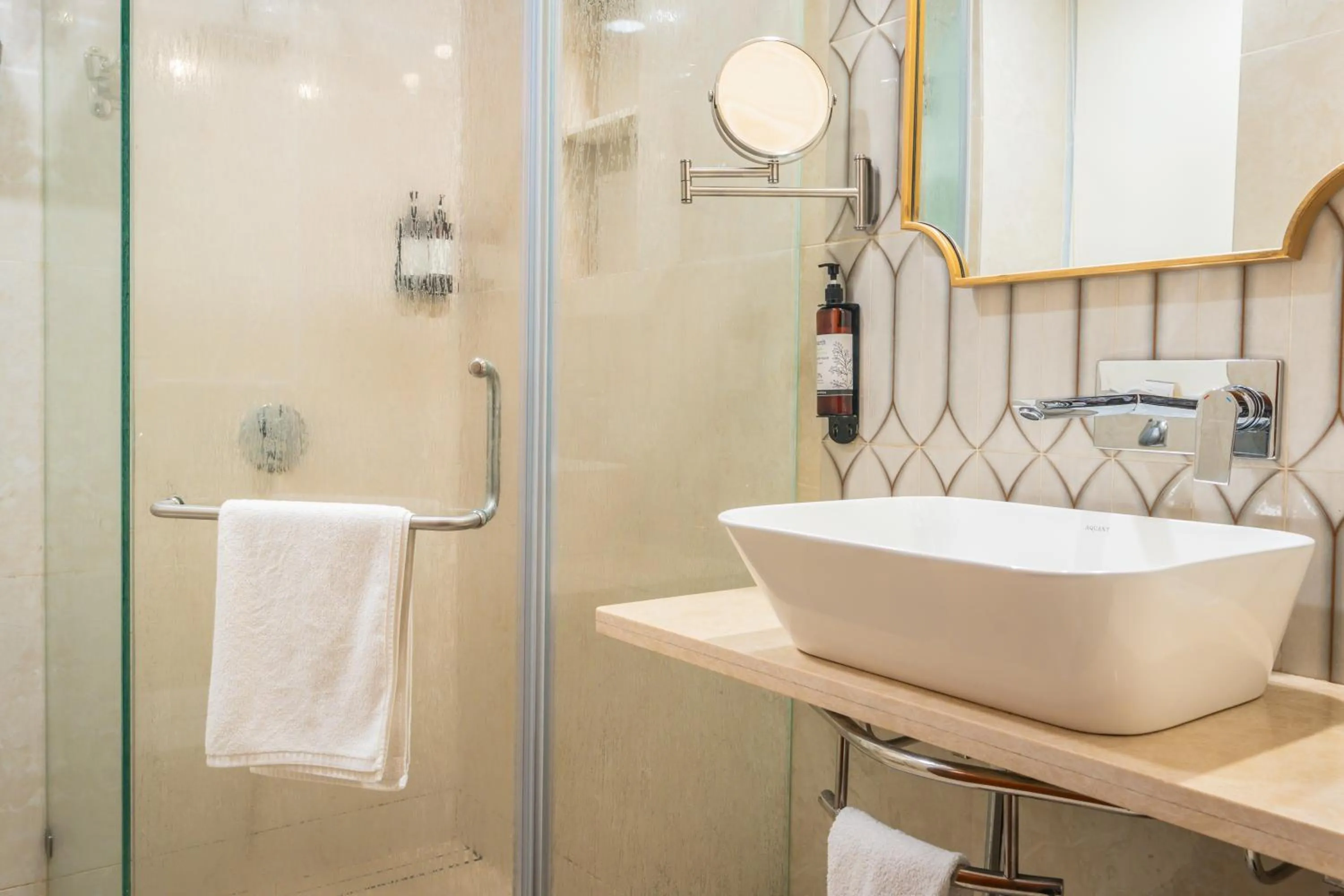 Bathroom in Grand Hotel Mumbai - Ballard Estate, Fort