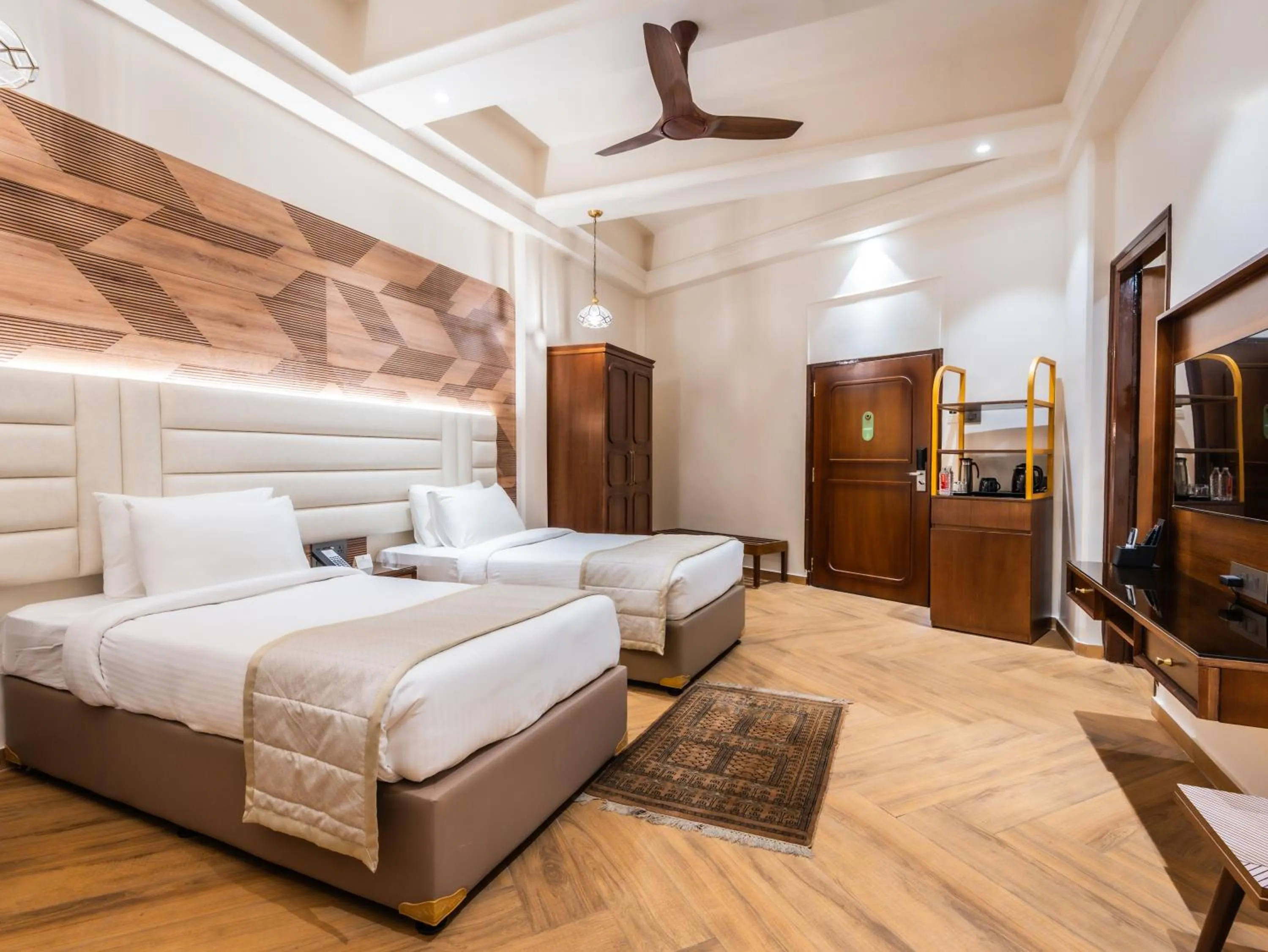 Bedroom, Bed in Grand Hotel Mumbai - Ballard Estate, Fort