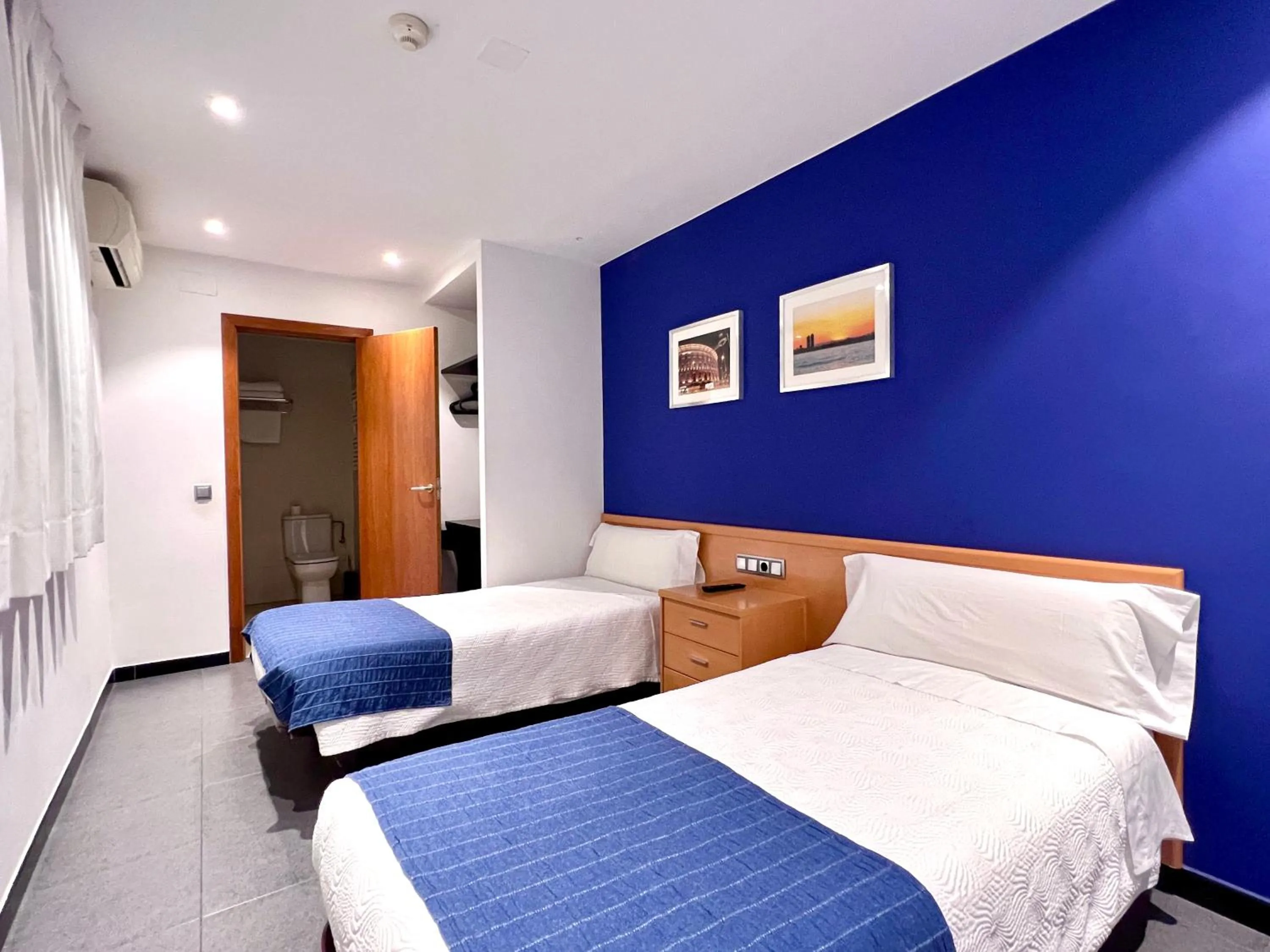 Photo of the whole room, Bed in Hostal Apolo