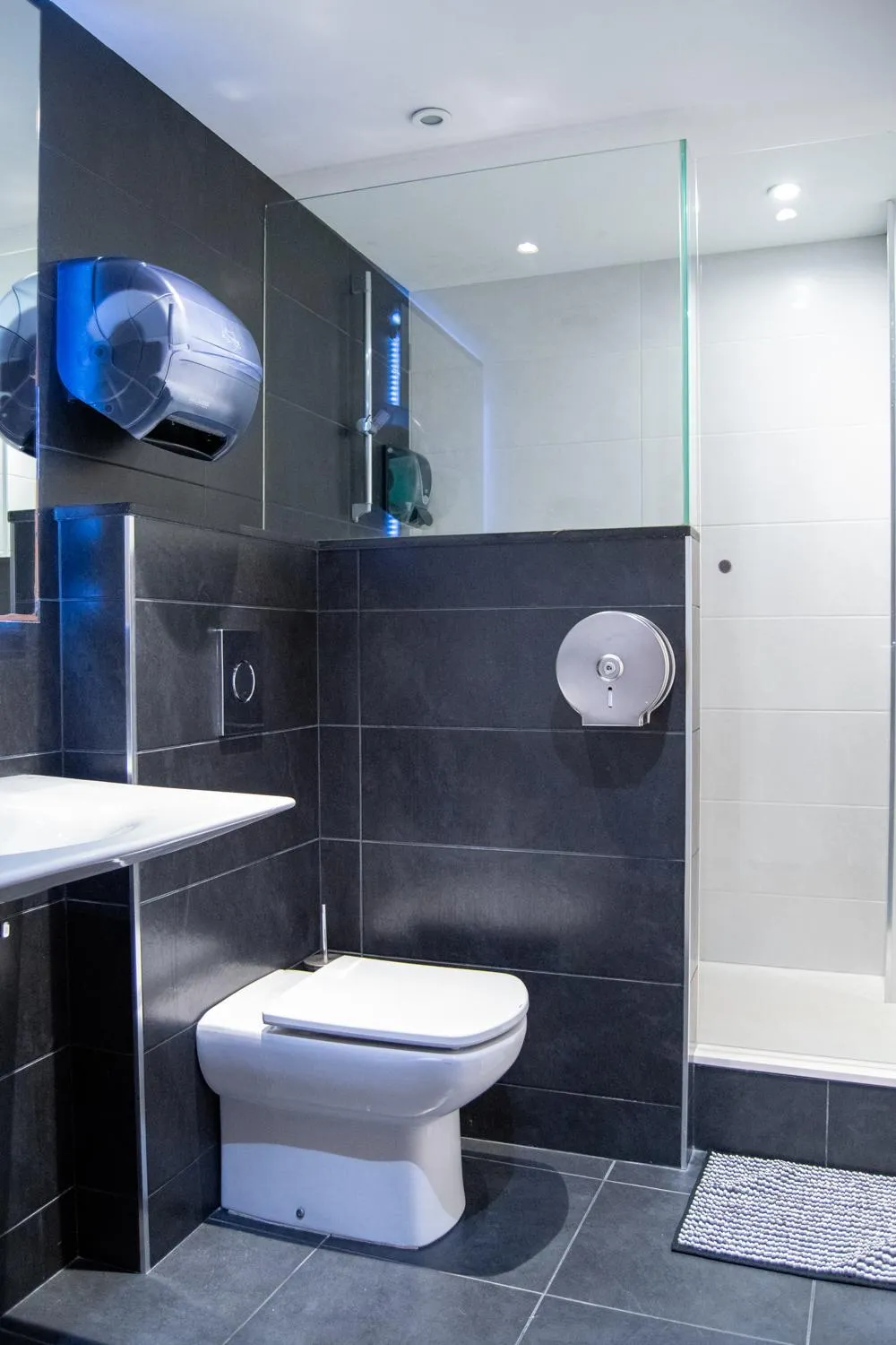 Bathroom in Hostal Apolo