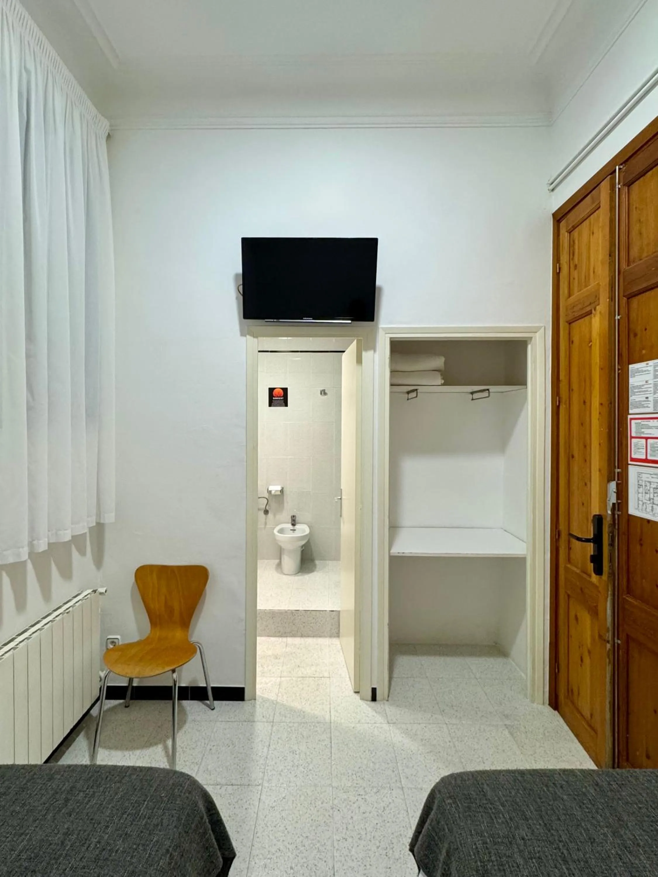 TV and multimedia, Bed in Pensión Peiró