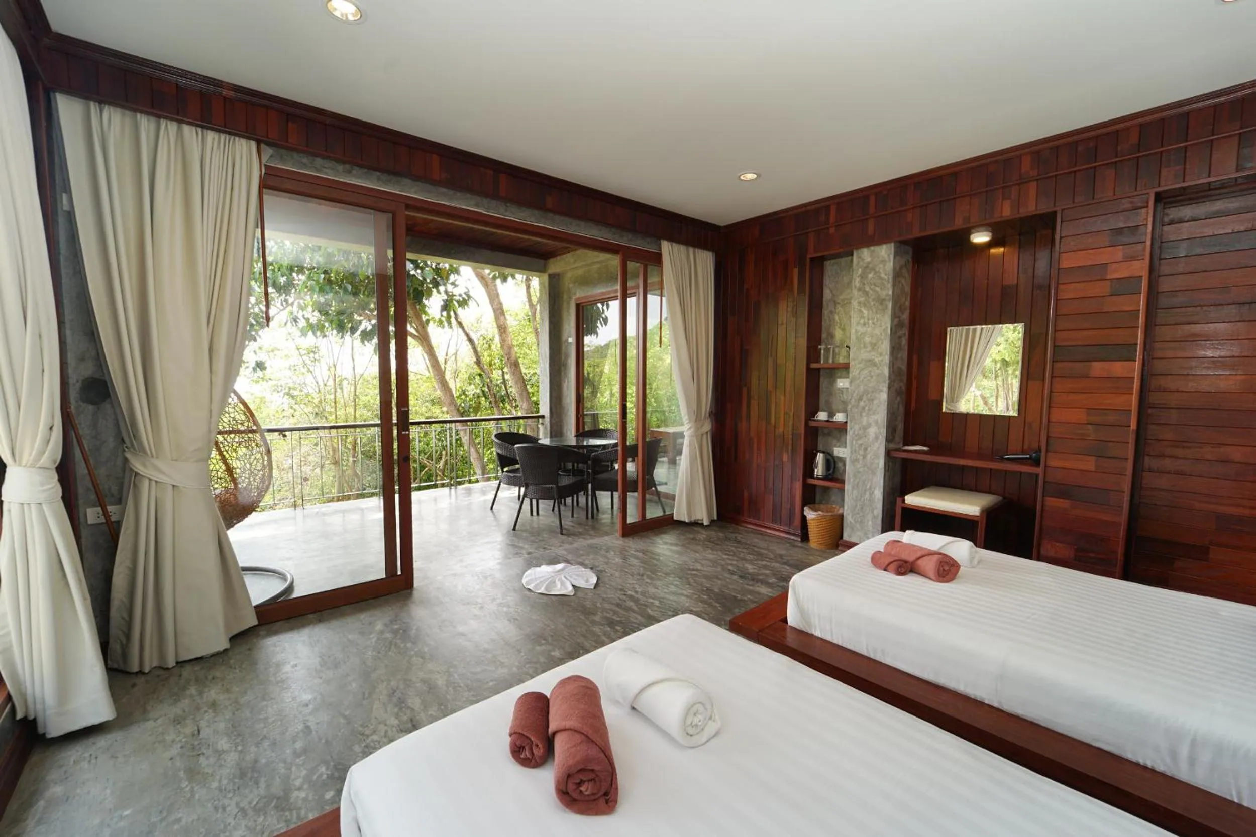 Photo of the whole room, Bed in Tanote Villa SHA Extra Plus