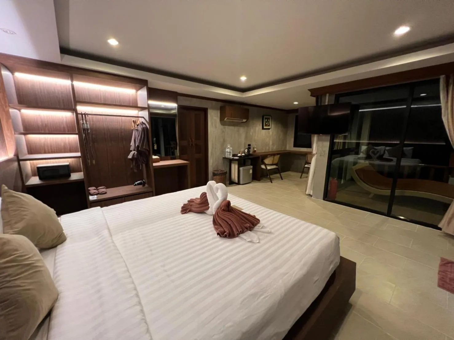 Bed in Tanote Villa SHA Extra Plus