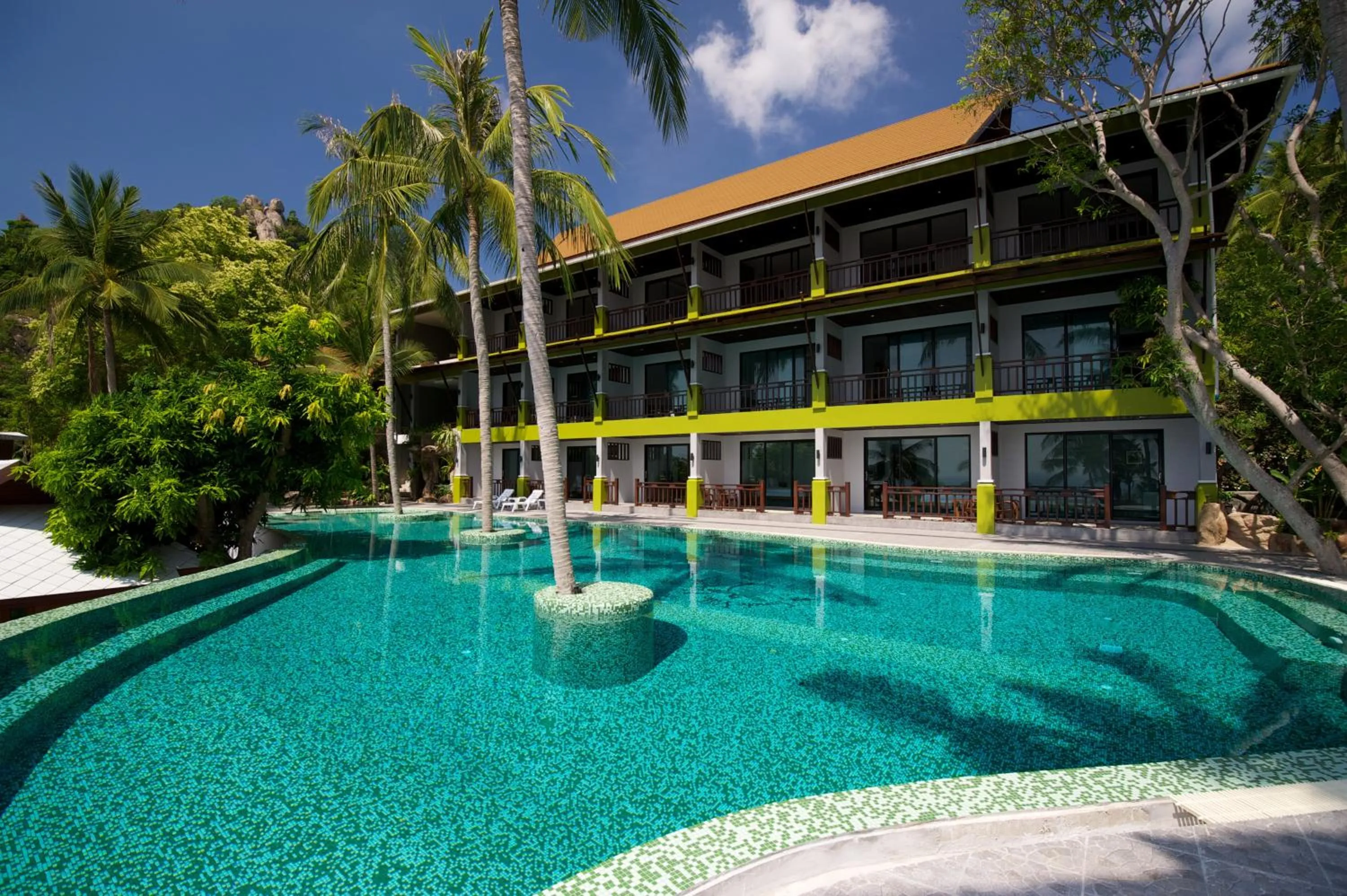 Swimming pool in Tanote Villa SHA Extra Plus