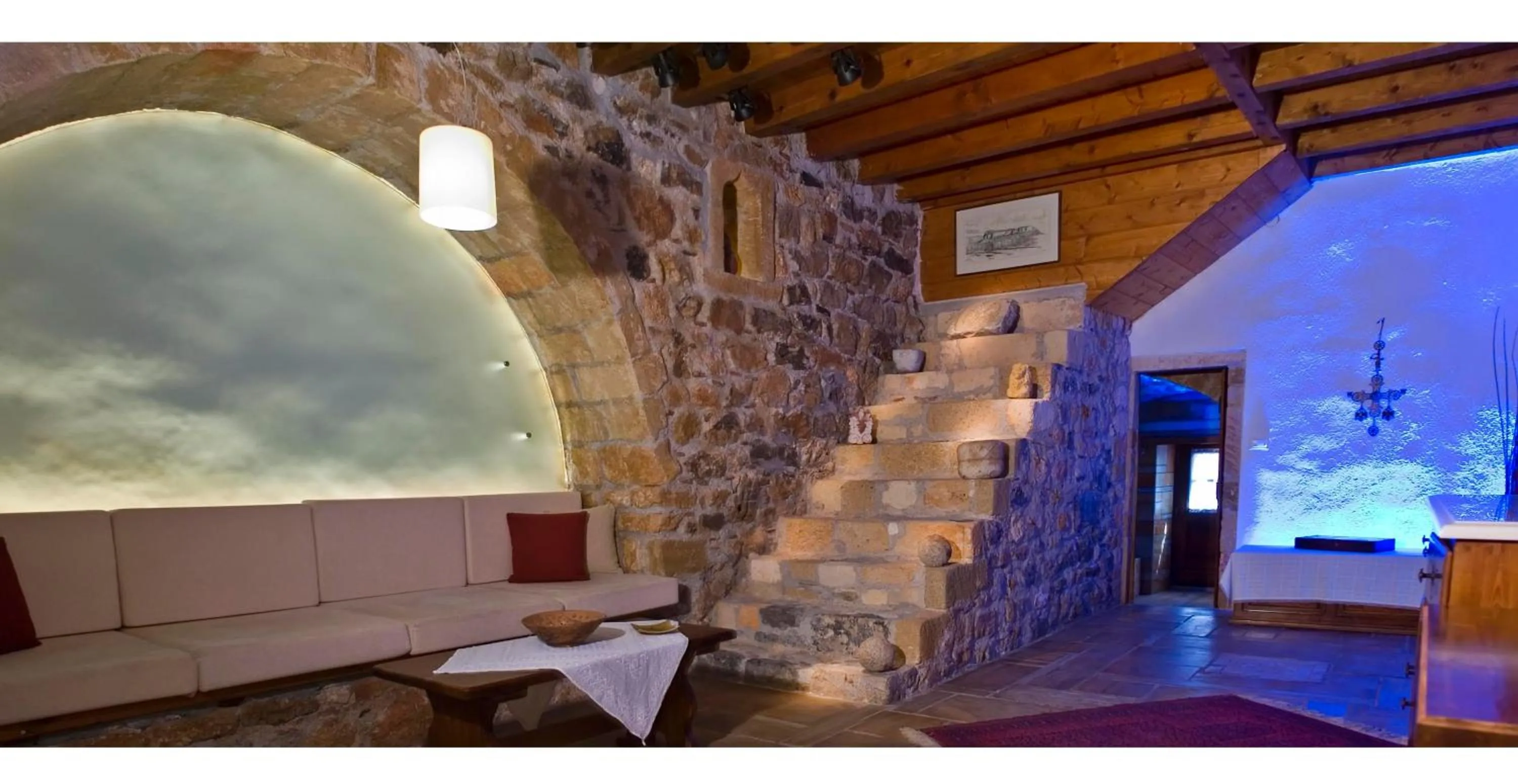 Photo of the whole room in Ardamis