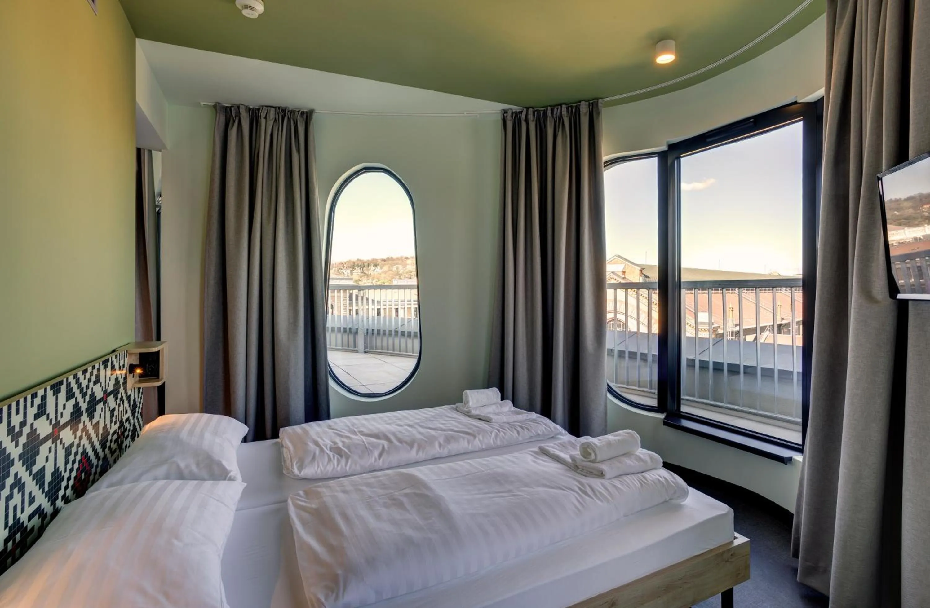 Bedroom, Bed in MEININGER Budapest Great Market Hall