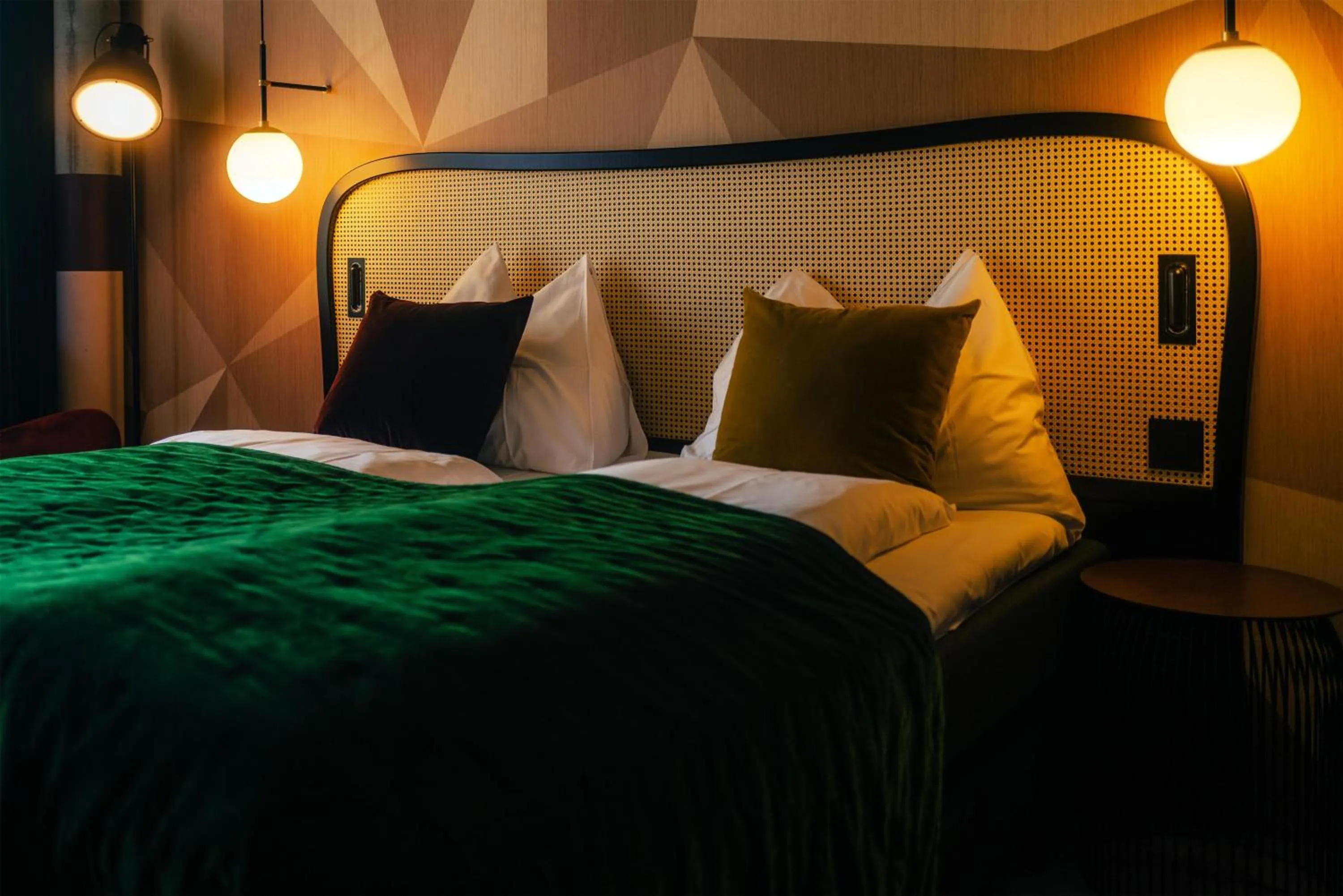 Bedroom, Bed in Me and All Hotel Flims, by Hyatt