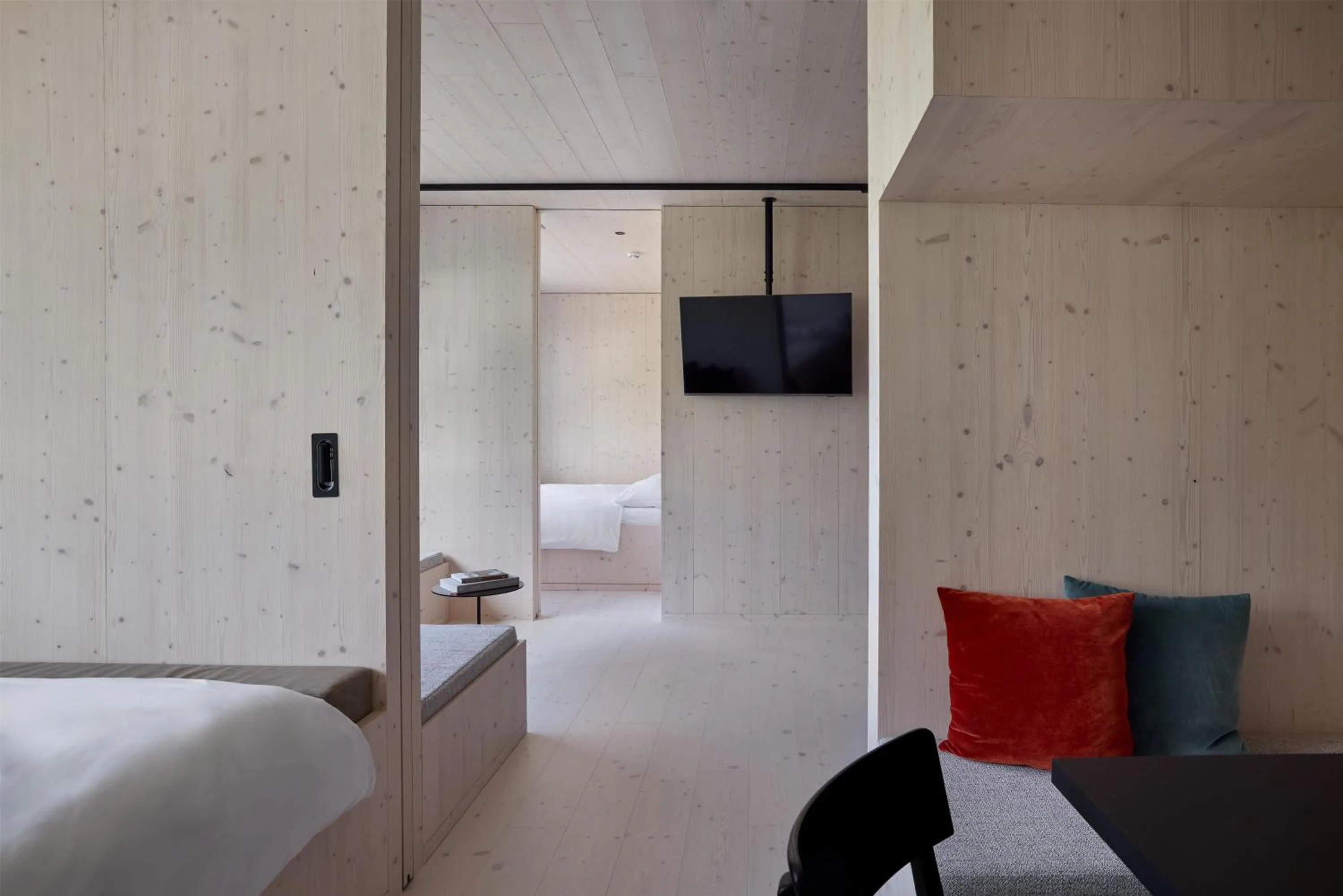 Photo of the whole room, Bed in Me and All Hotel Flims, by Hyatt