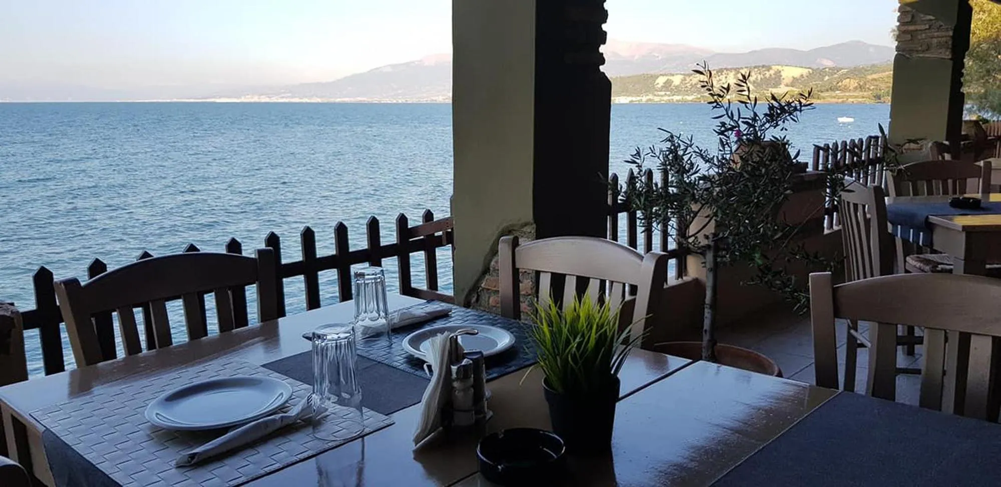 Restaurant/places to eat in Castella Beach