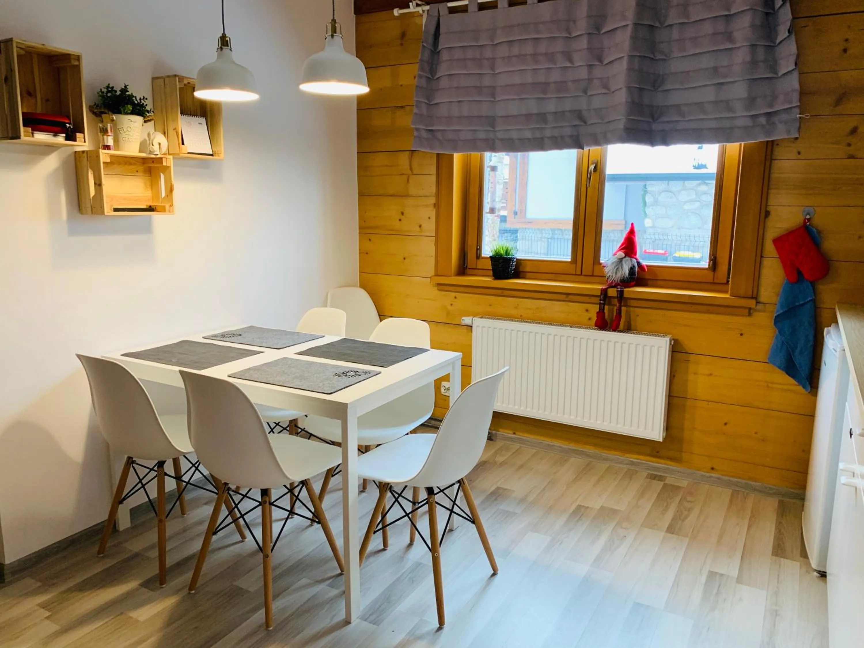 Dining area in Domek Leśny