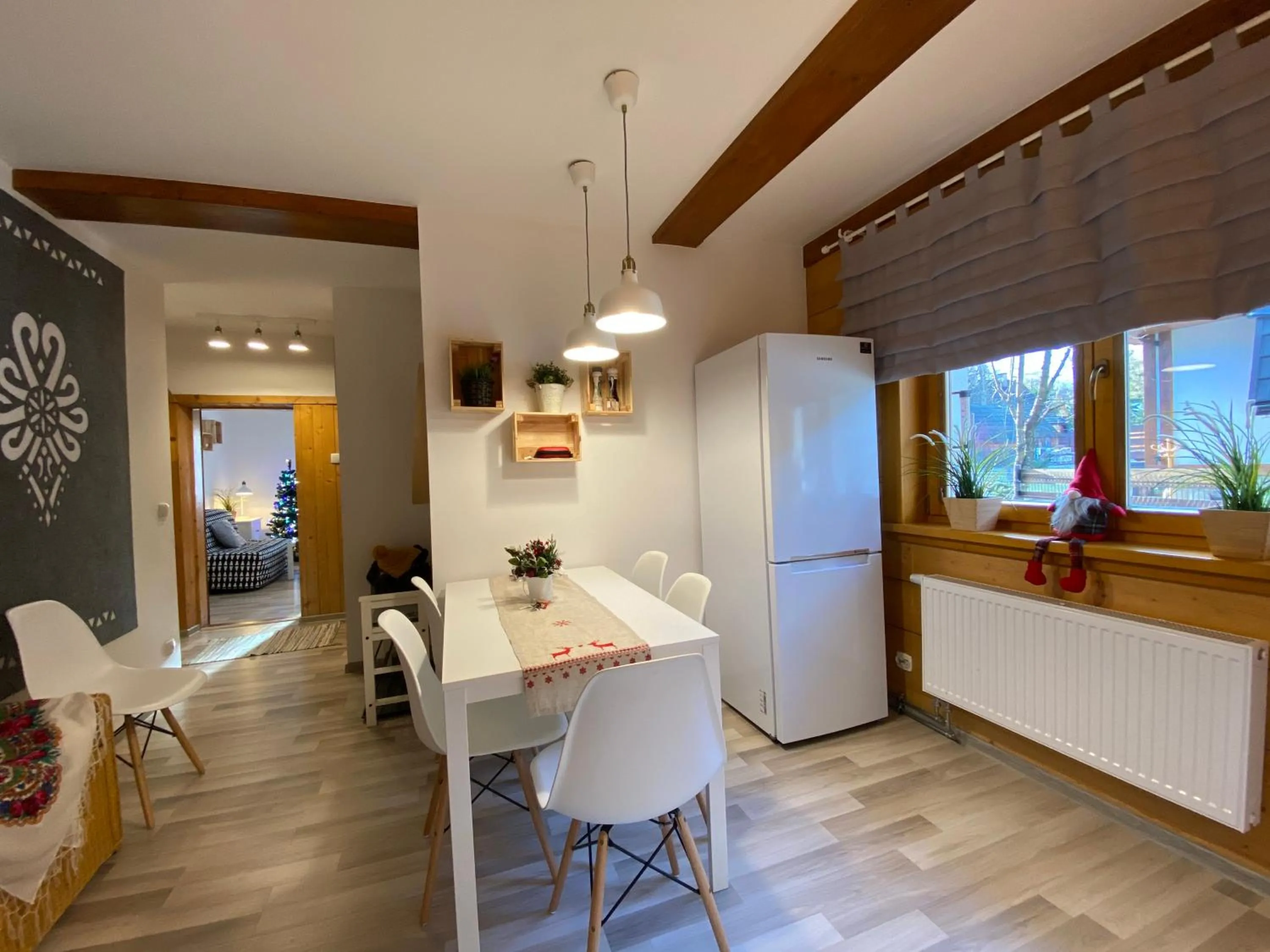 Communal kitchen in Domek Leśny