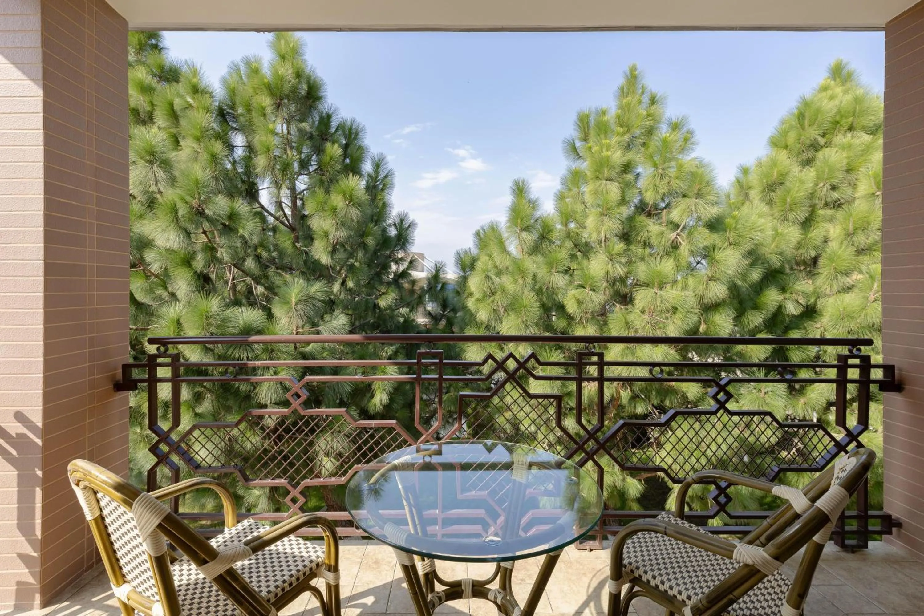 Photo of the whole room in Ramada Plaza by Wyndham Gence