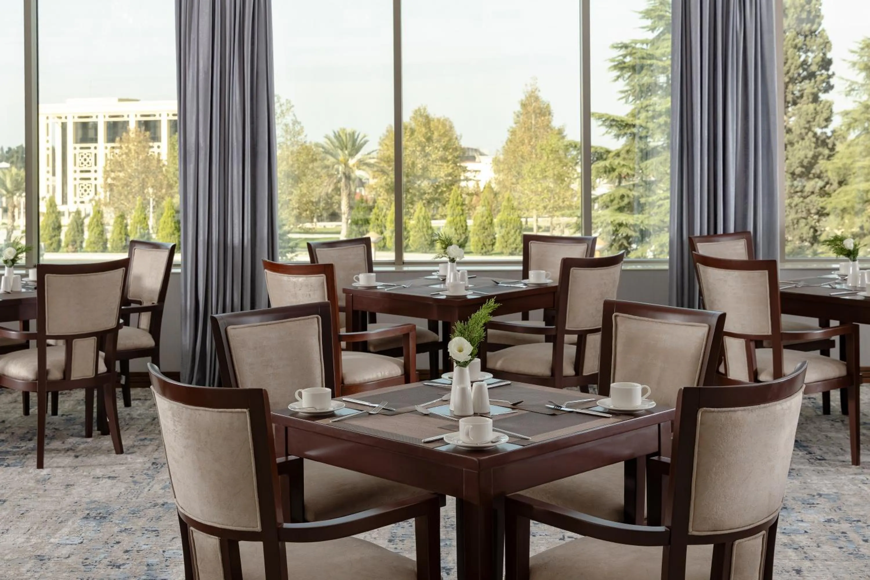 Restaurant/places to eat in Ramada Plaza by Wyndham Gence