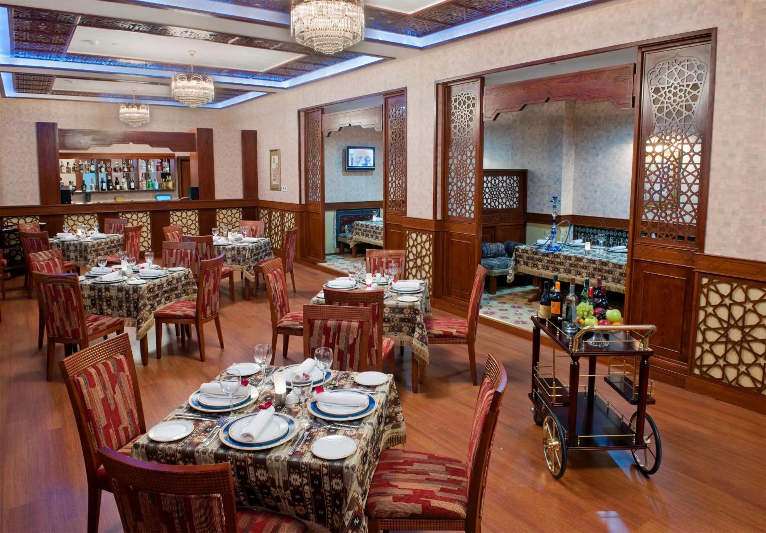 Restaurant/places to eat in Ramada Plaza by Wyndham Gence