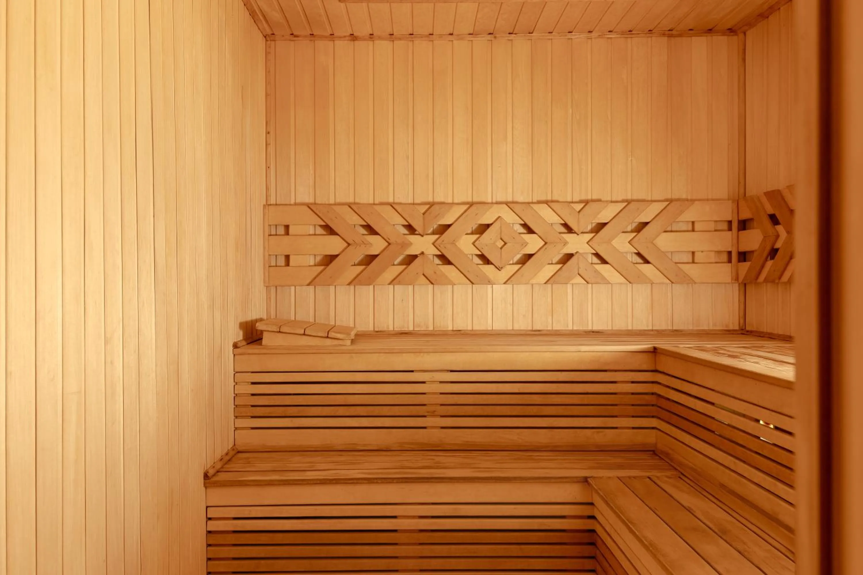 Sauna in Ramada Plaza by Wyndham Gence