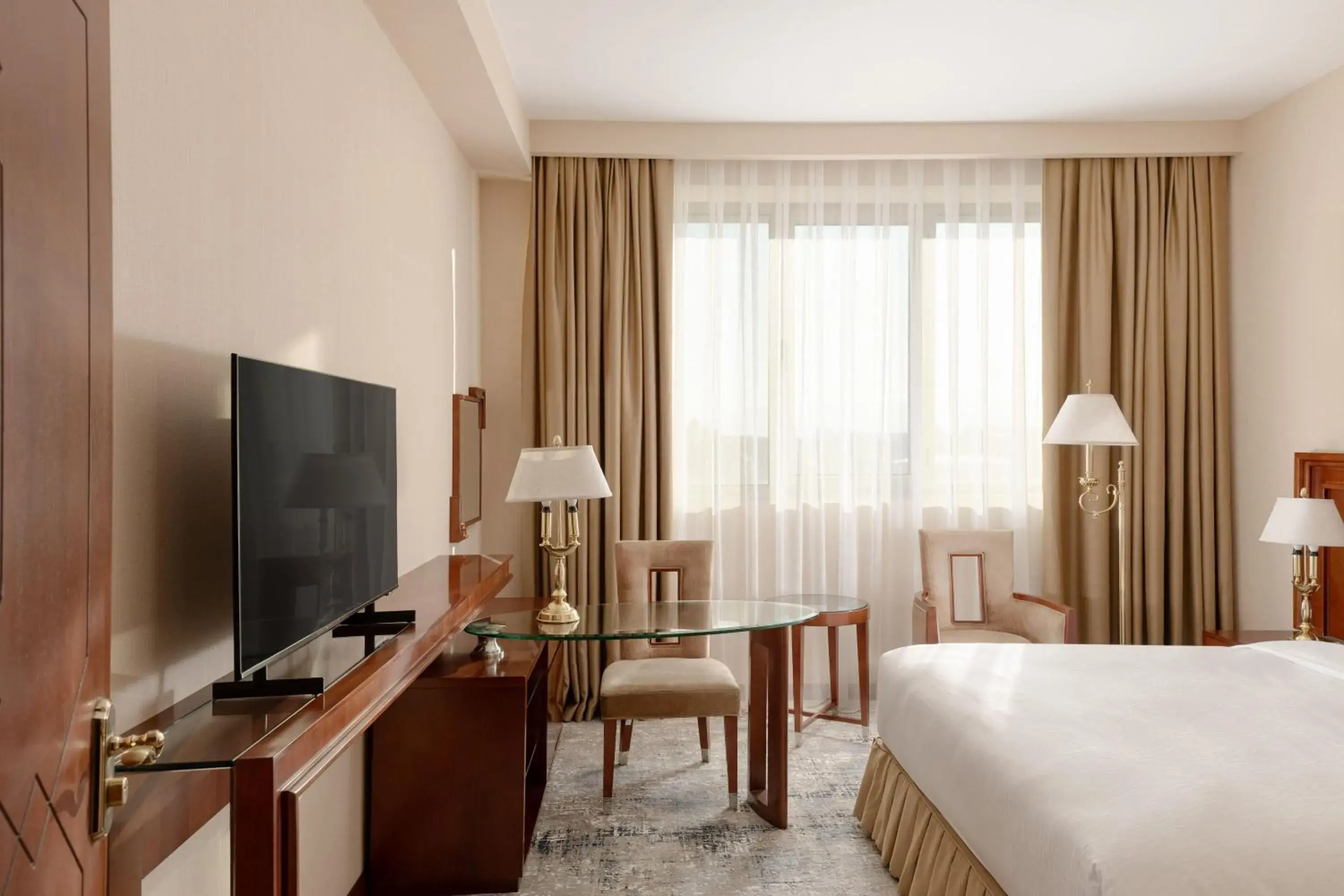 Deluxe King Suite in Ramada Plaza by Wyndham Gence Deluxe King Suite in Ramada Plaza by Wyndham Gence