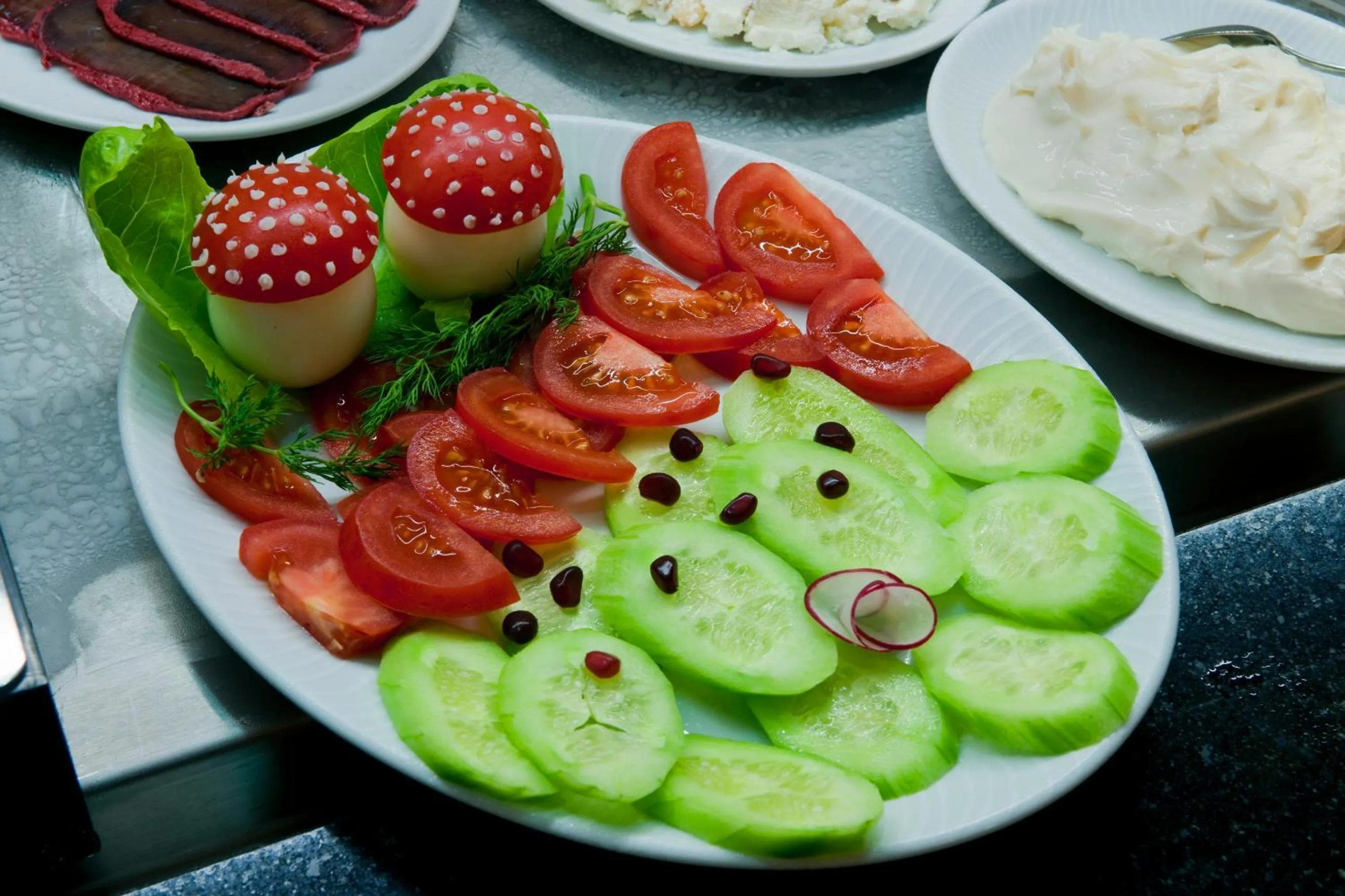 Food and drinks in Ramada Plaza by Wyndham Gence