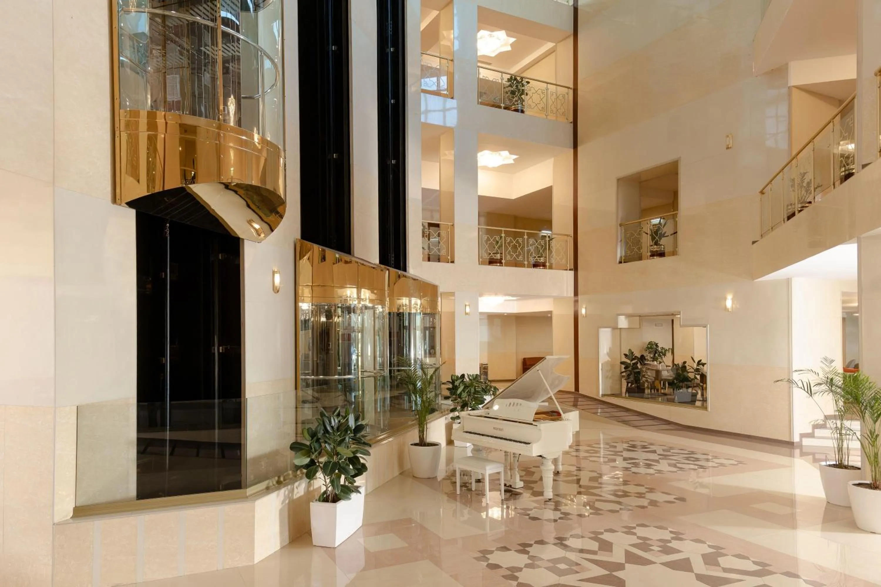 Lobby or reception in Ramada Plaza by Wyndham Gence