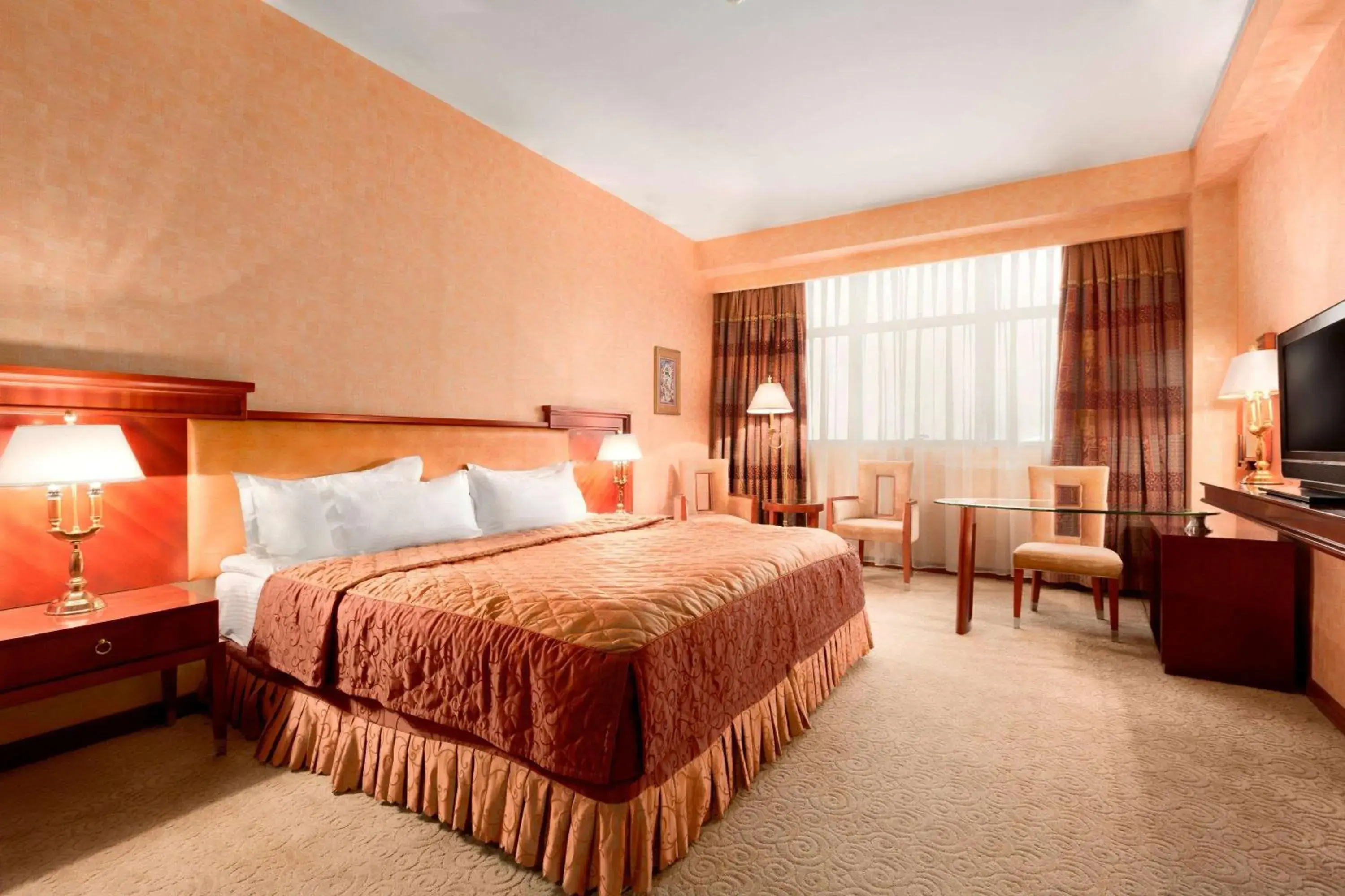 Deluxe King Room in Ramada Plaza by Wyndham Gence Deluxe King Room in Ramada Plaza by Wyndham Gence