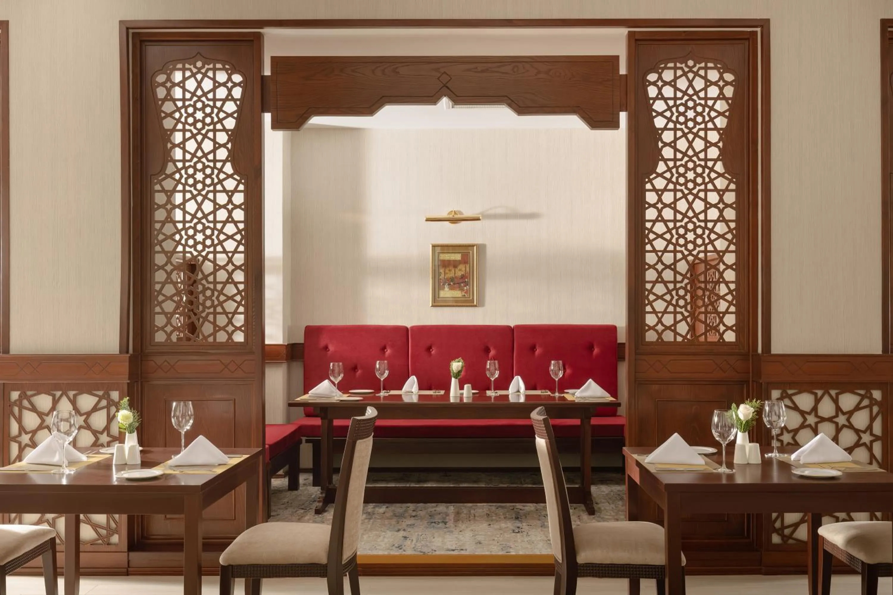 Restaurant/places to eat in Ramada Plaza by Wyndham Gence