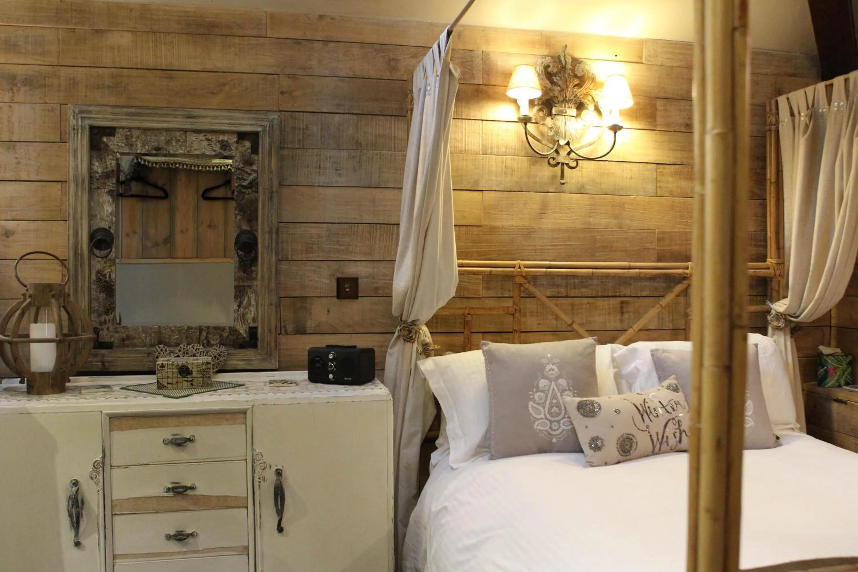 Bed in The Devils Cradle