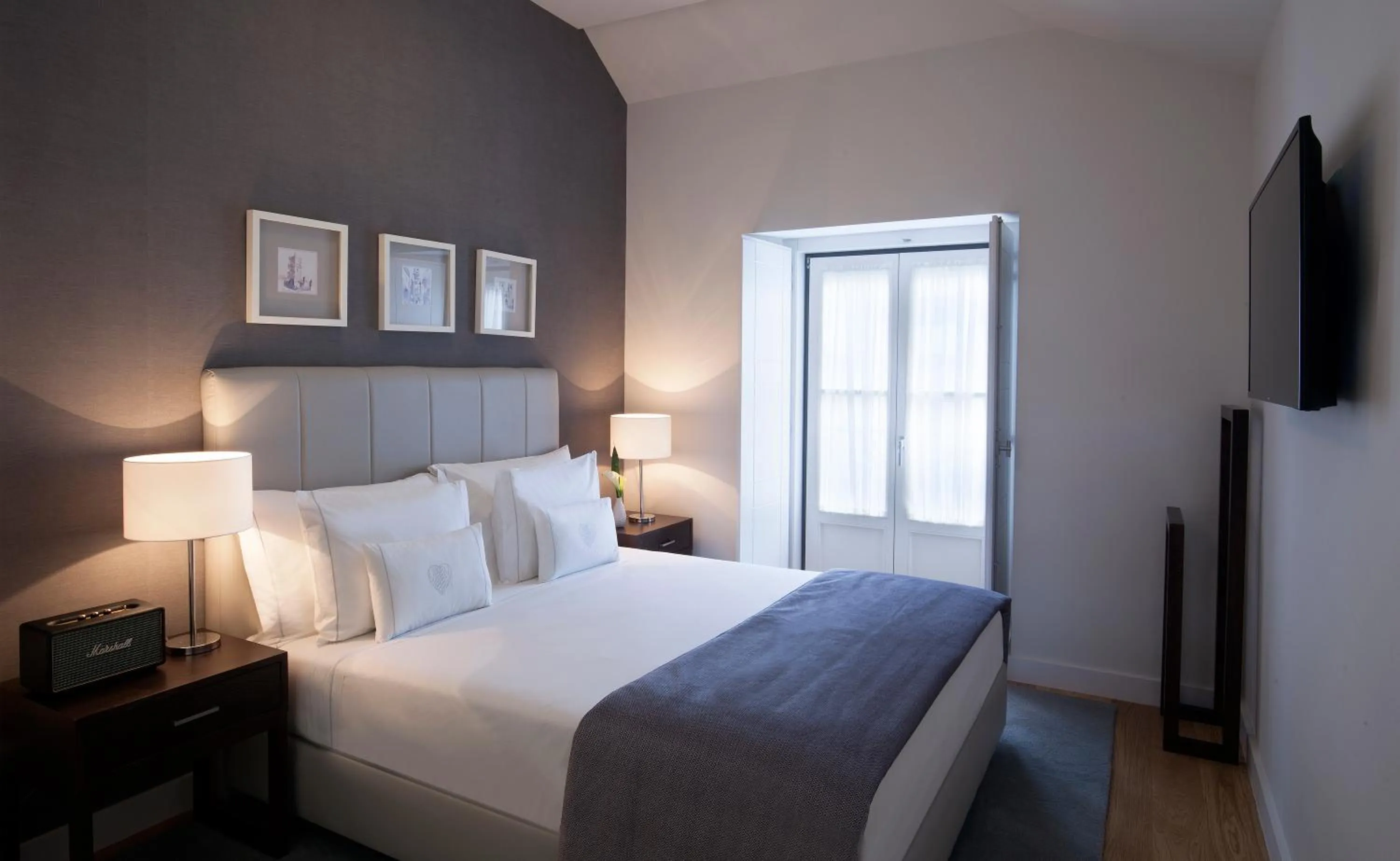 View (from property/room), Bed in Grape Harbor Prata Apartments