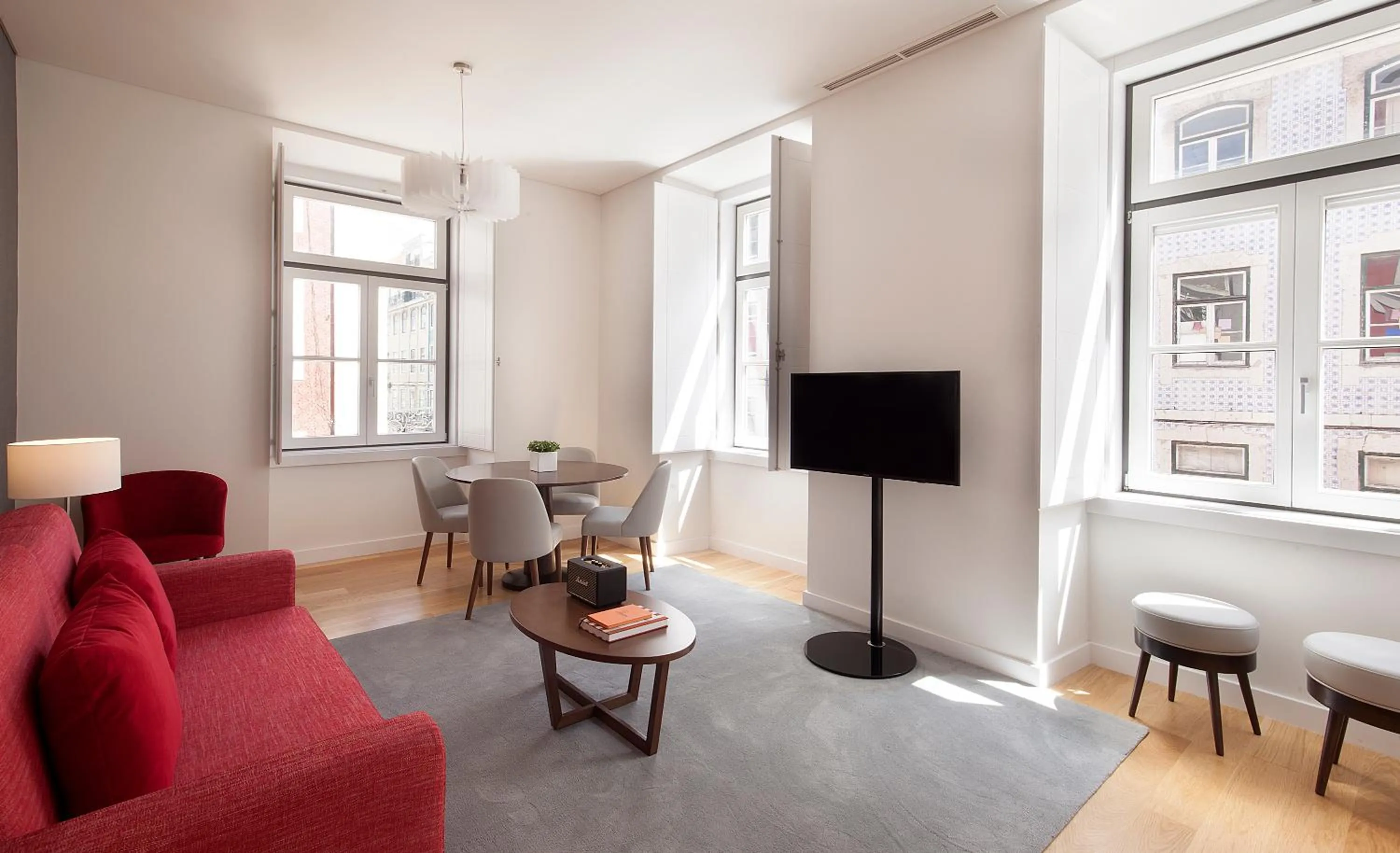 Communal lounge/ TV room in Grape Harbor Prata Apartments