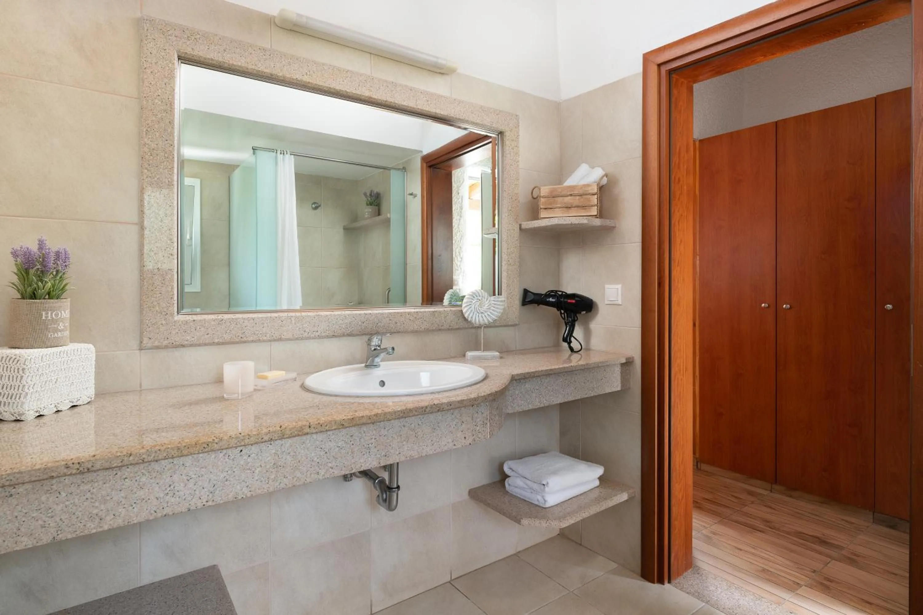 Bathroom in Elefteria Apts & Suites
