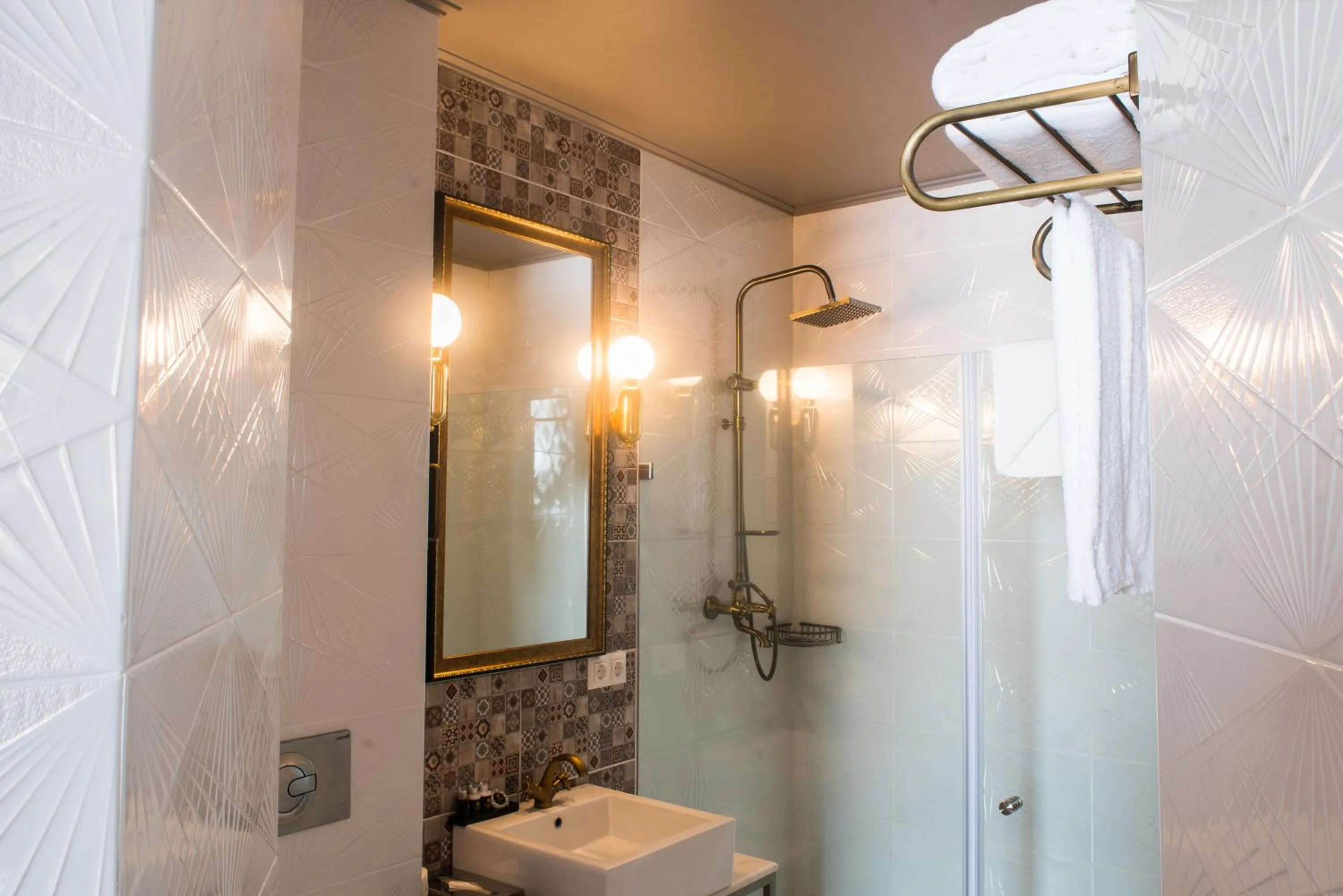 Shower in King Gorgasali