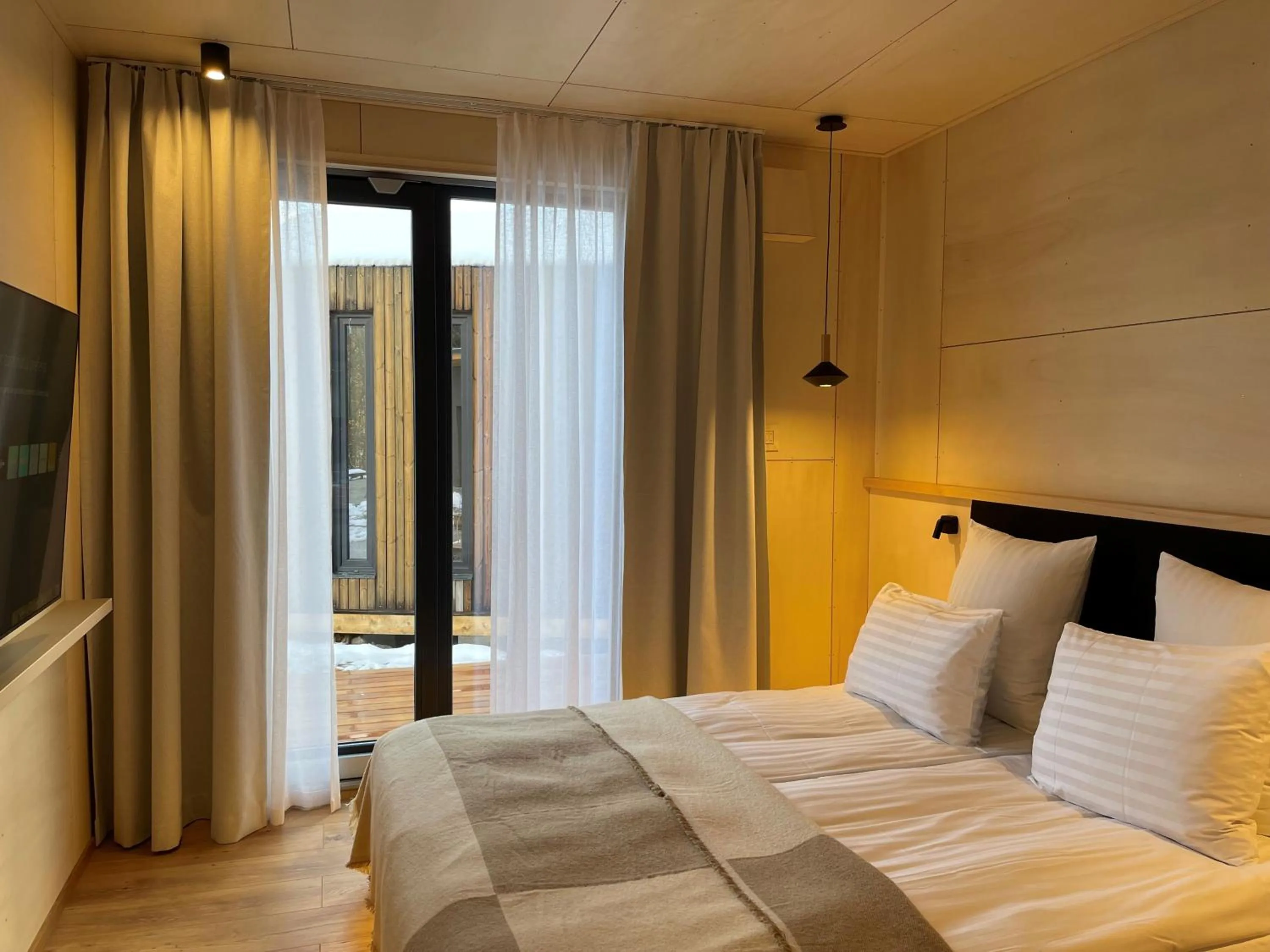 TV and multimedia, Bed in Balvanyos Resort - Peakture Hotel & Grand Hotel Balvanyos