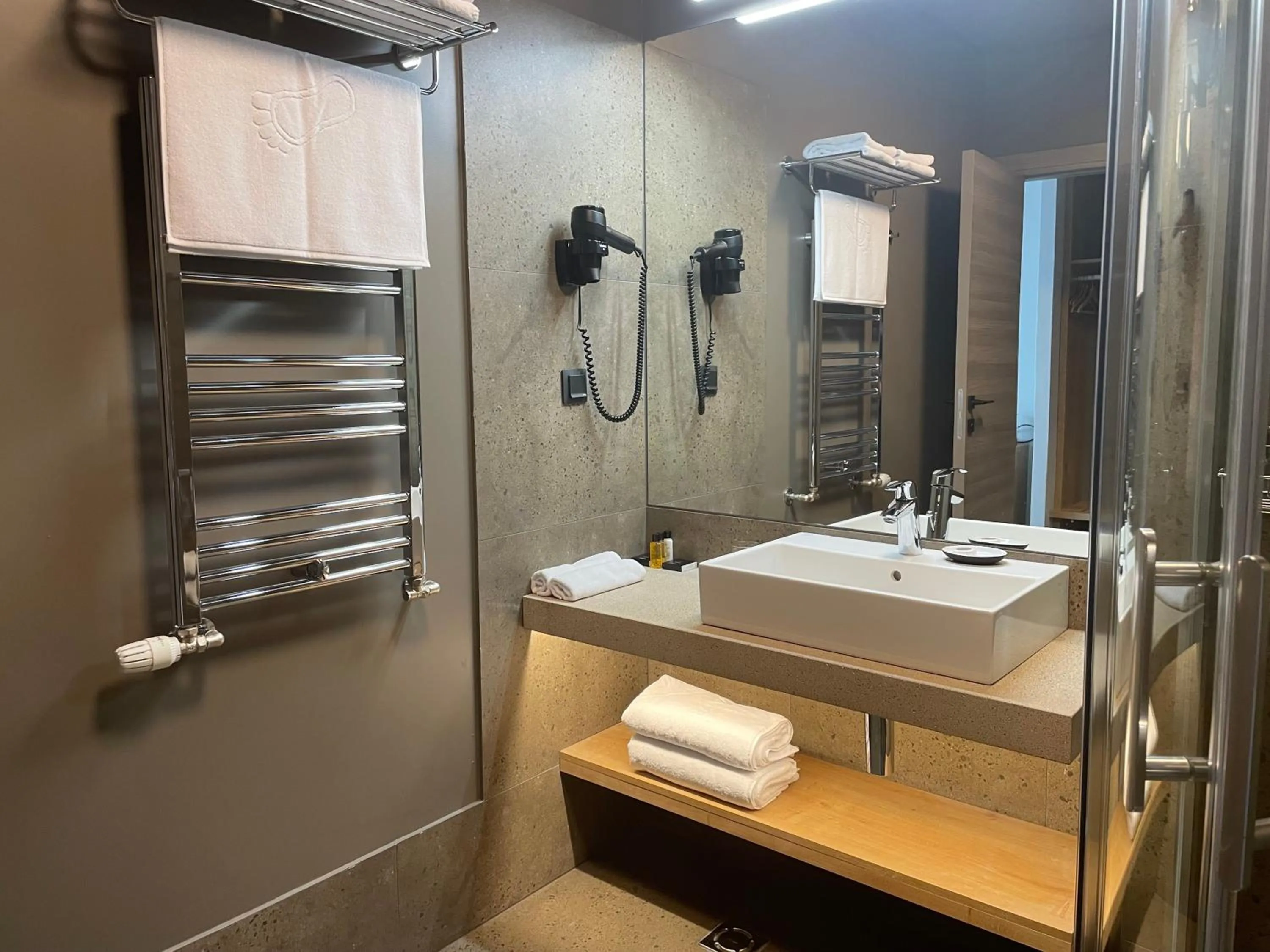 Shower in Balvanyos Resort - Peakture Hotel & Grand Hotel Balvanyos