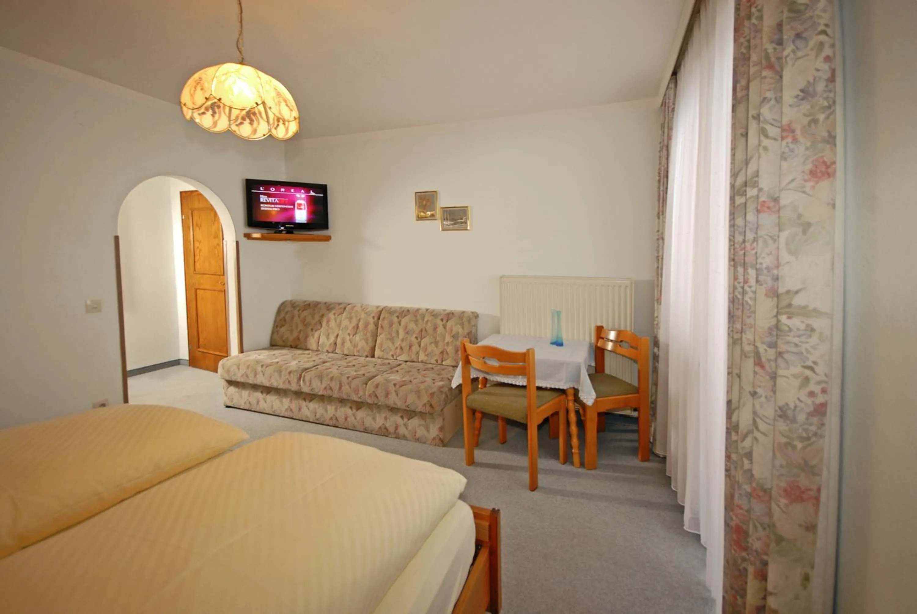 Photo of the whole room, Bed in Pension Riedlsperger