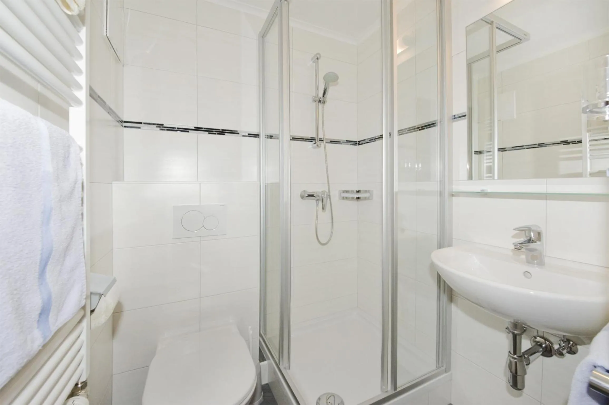 Bathroom in Pension Riedlsperger