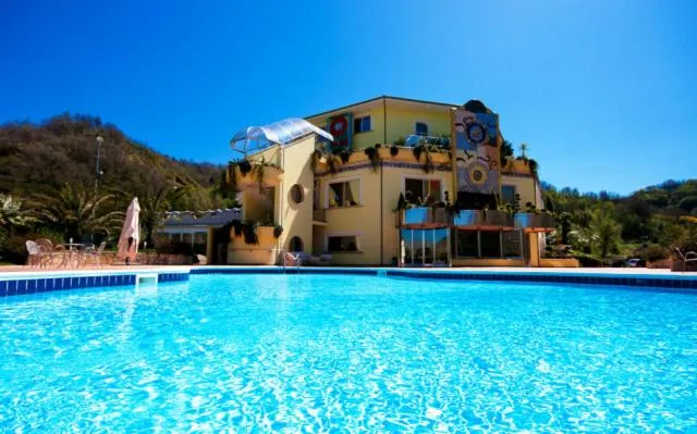 Pool view in L'Isola Di Aurora